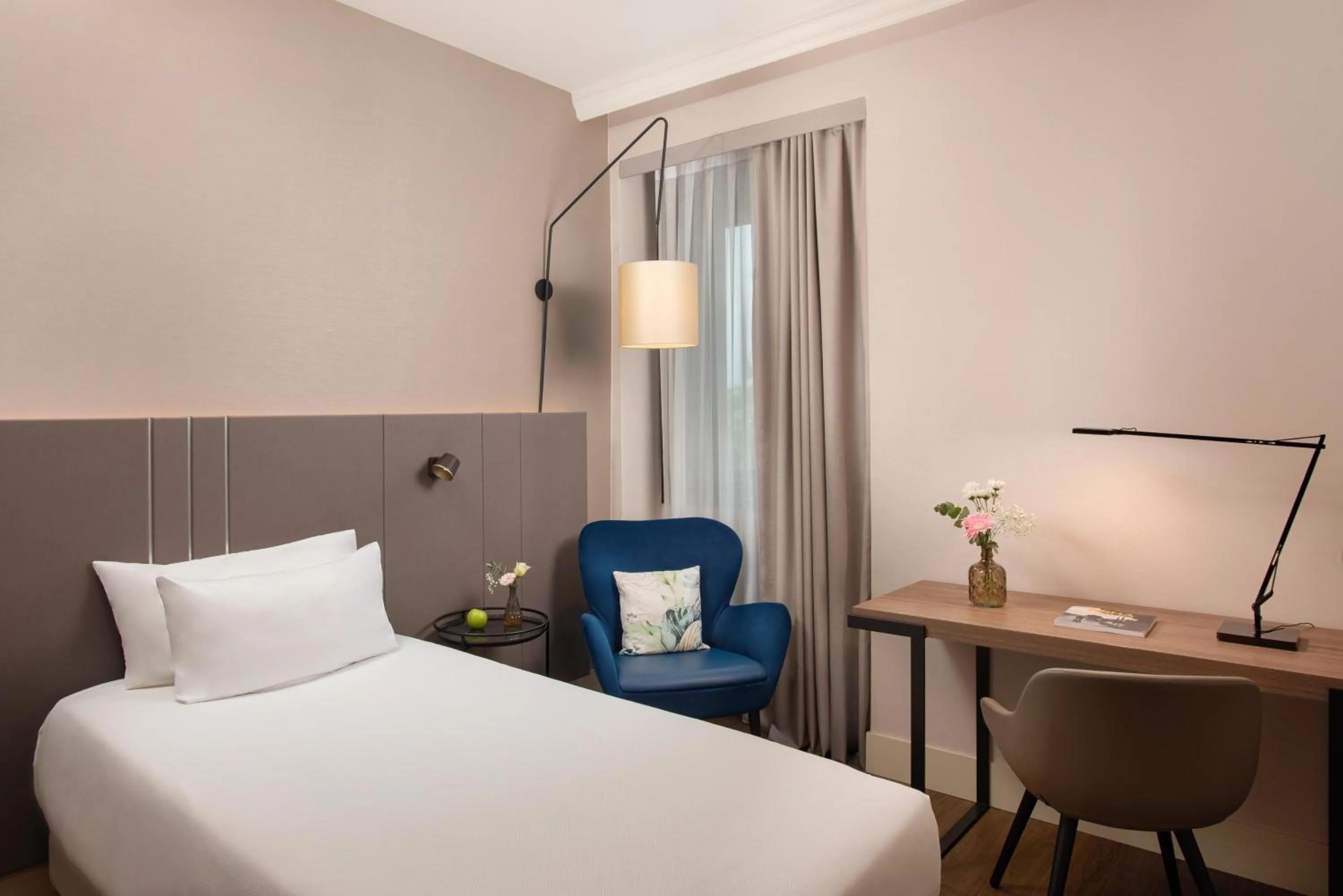 Bedroom, Bed in NH Roma Villa Carpegna