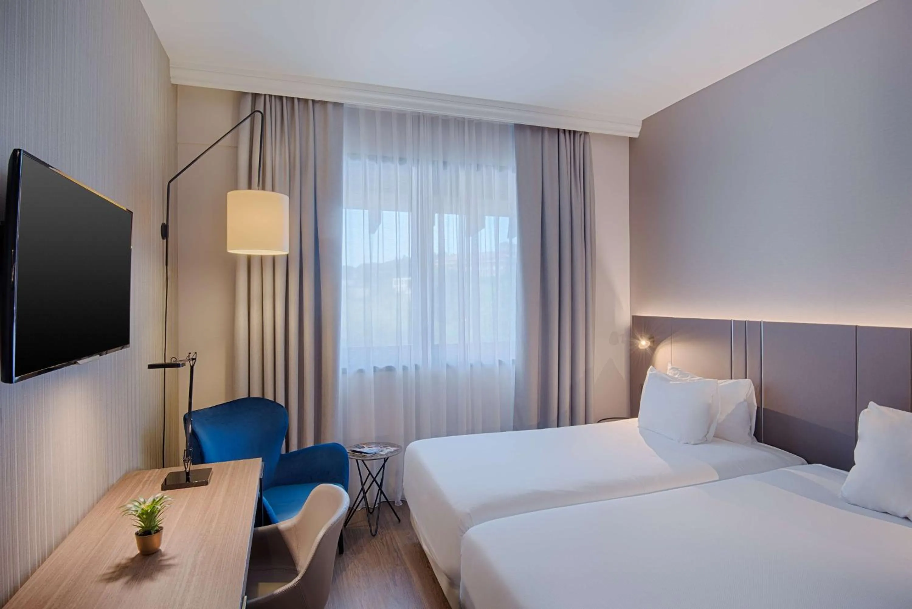 Bedroom, Bed in NH Roma Villa Carpegna