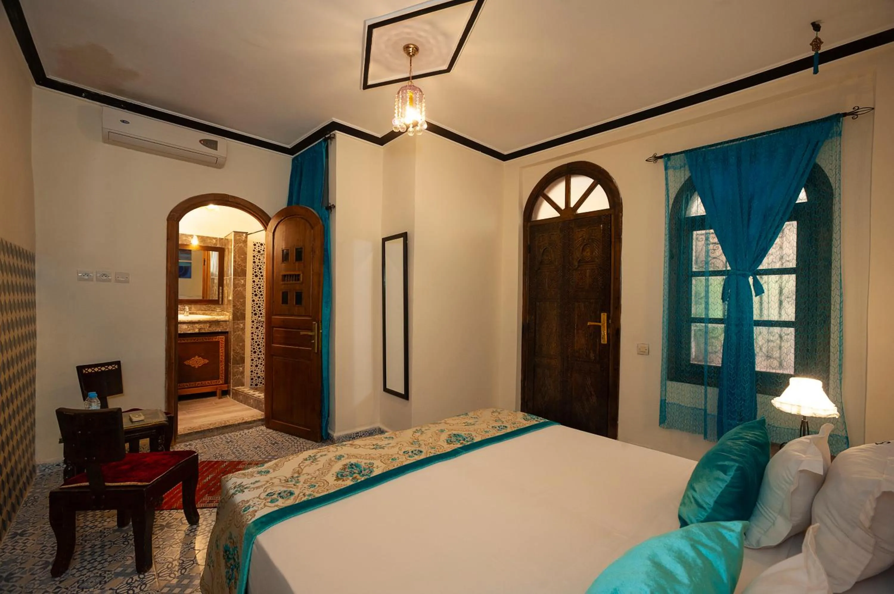 Breakfast, Bed in Riad De La Semaine