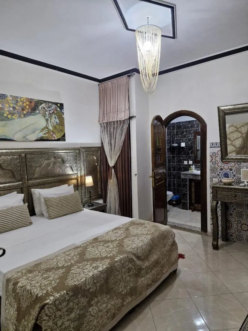 Photo of the whole room, Bed in Riad De La Semaine