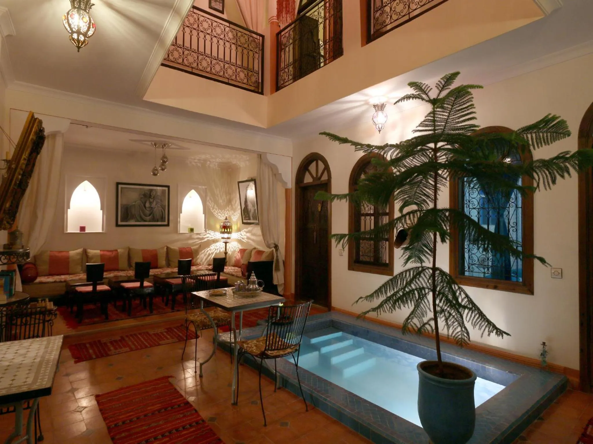 Communal lounge/ TV room in Riad De La Semaine