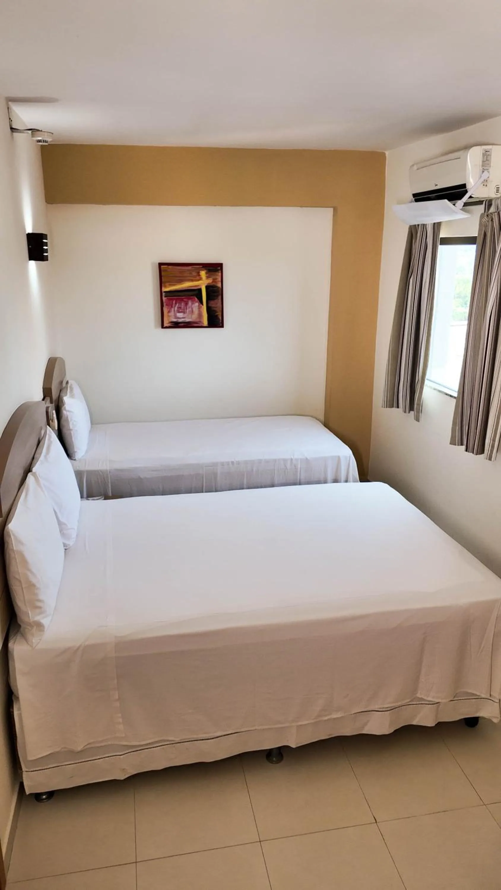 Photo of the whole room, Bed in Larison Executive - by Easy Hotéis