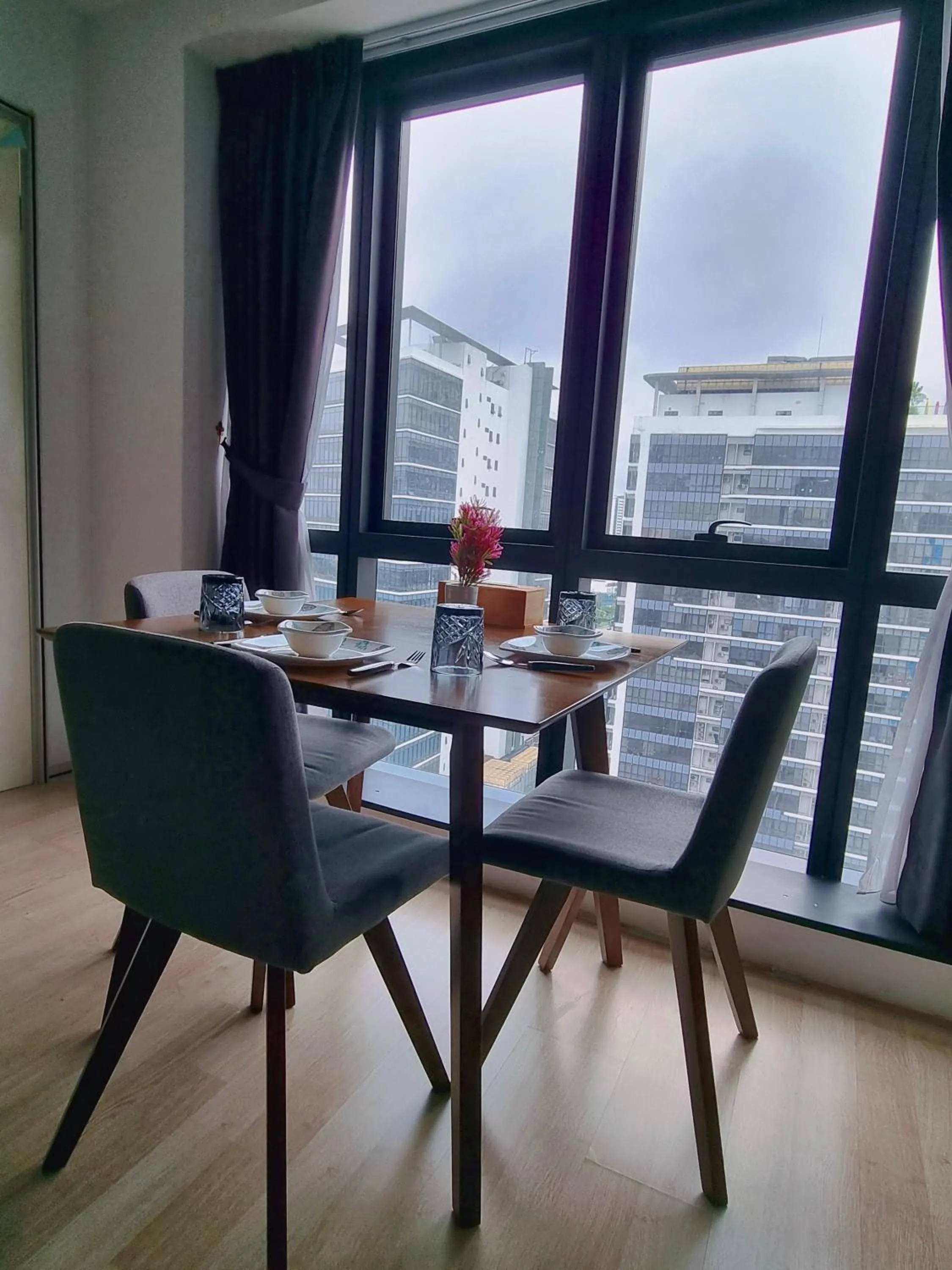 Dining area in FREE Parking Revo Aurora I 2Bedroom l 5pax I Pavilion2
