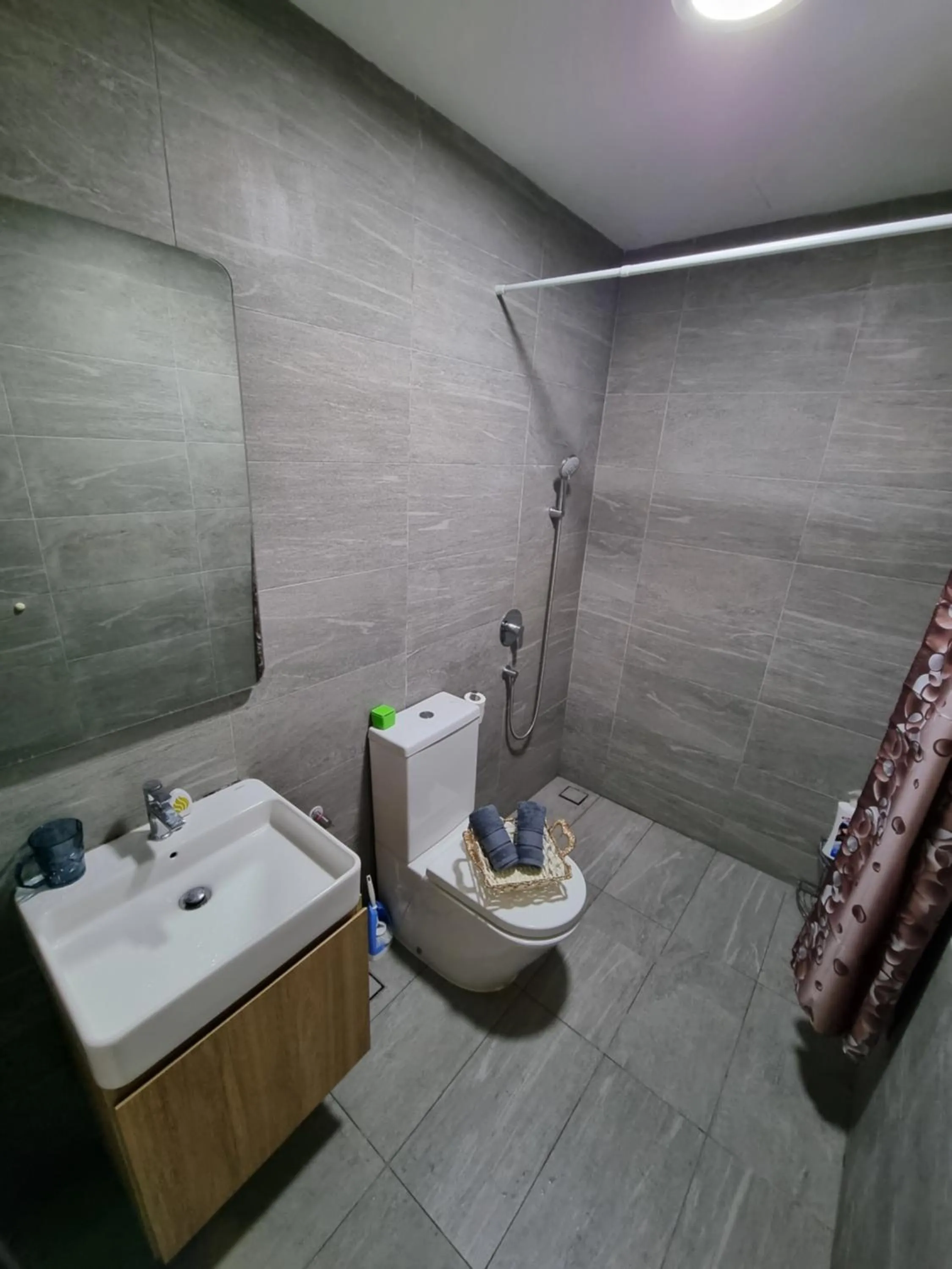 Toilet in FREE Parking Revo Aurora I 2Bedroom l 5pax I Pavilion2