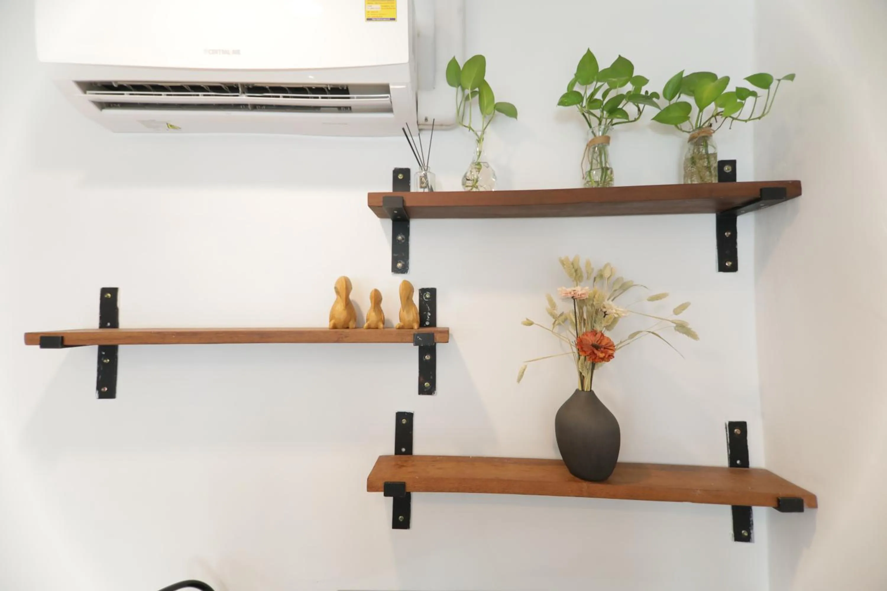 hair dresser in WiRE BANGKOK PRAKHANONG