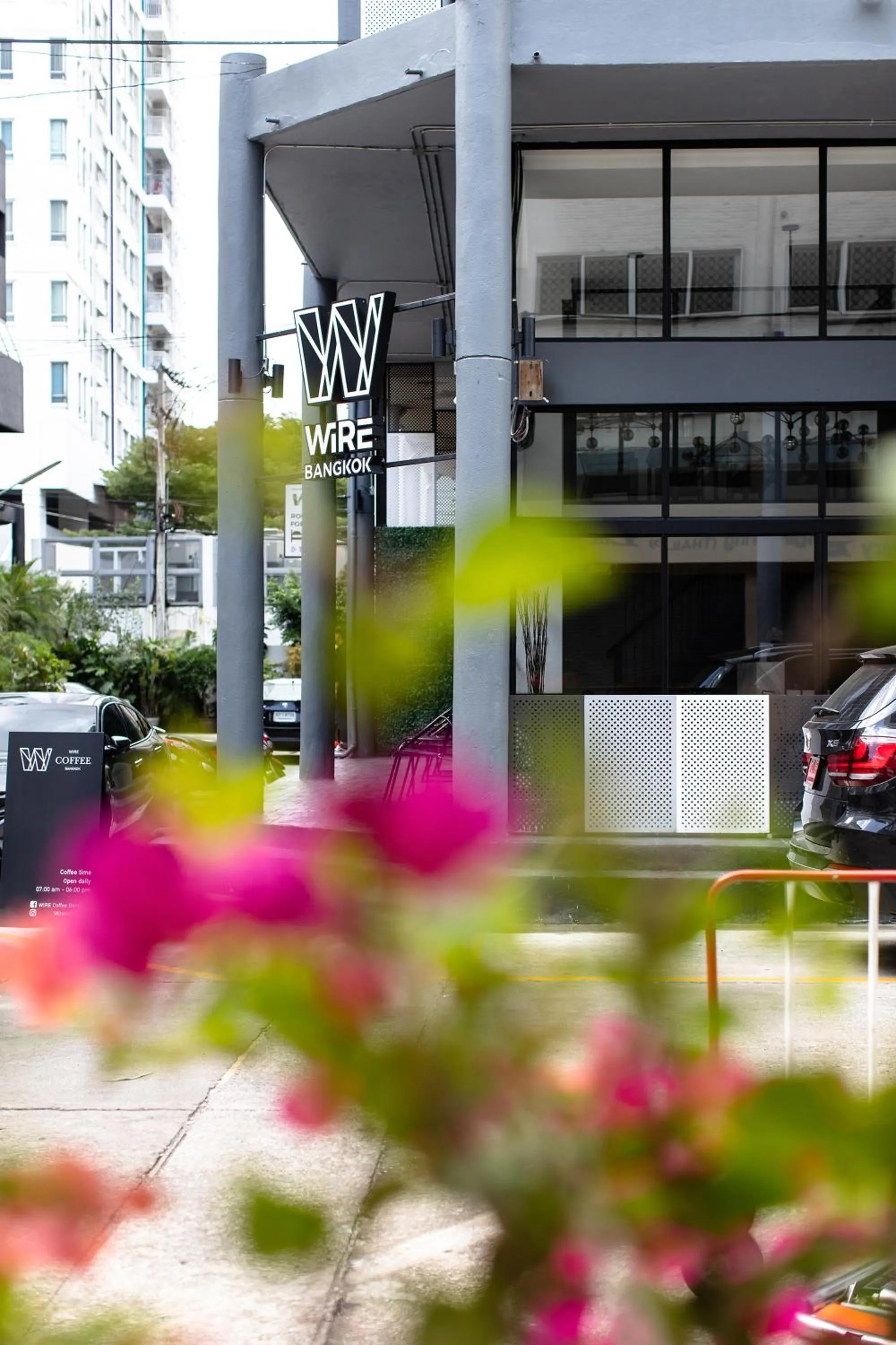 Property building in WiRE BANGKOK PRAKHANONG