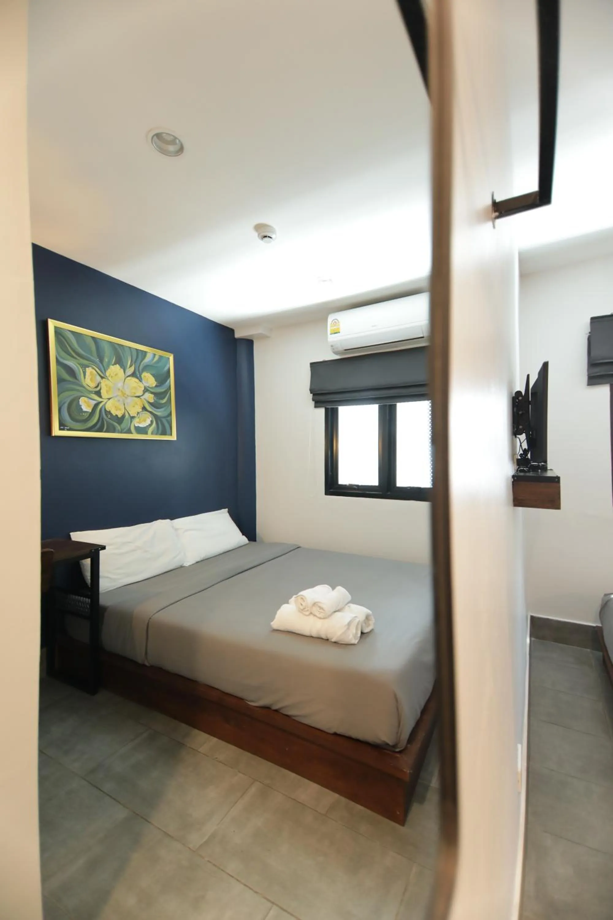 Photo of the whole room, Bed in WiRE BANGKOK PRAKHANONG