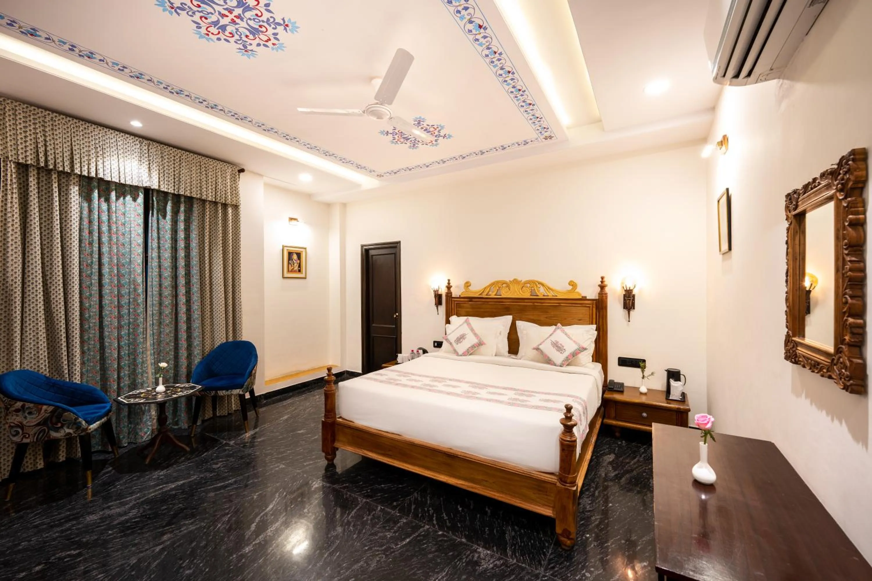 Photo of the whole room, Bed in The Chronicles - Near the Lake Pichola Udaipur