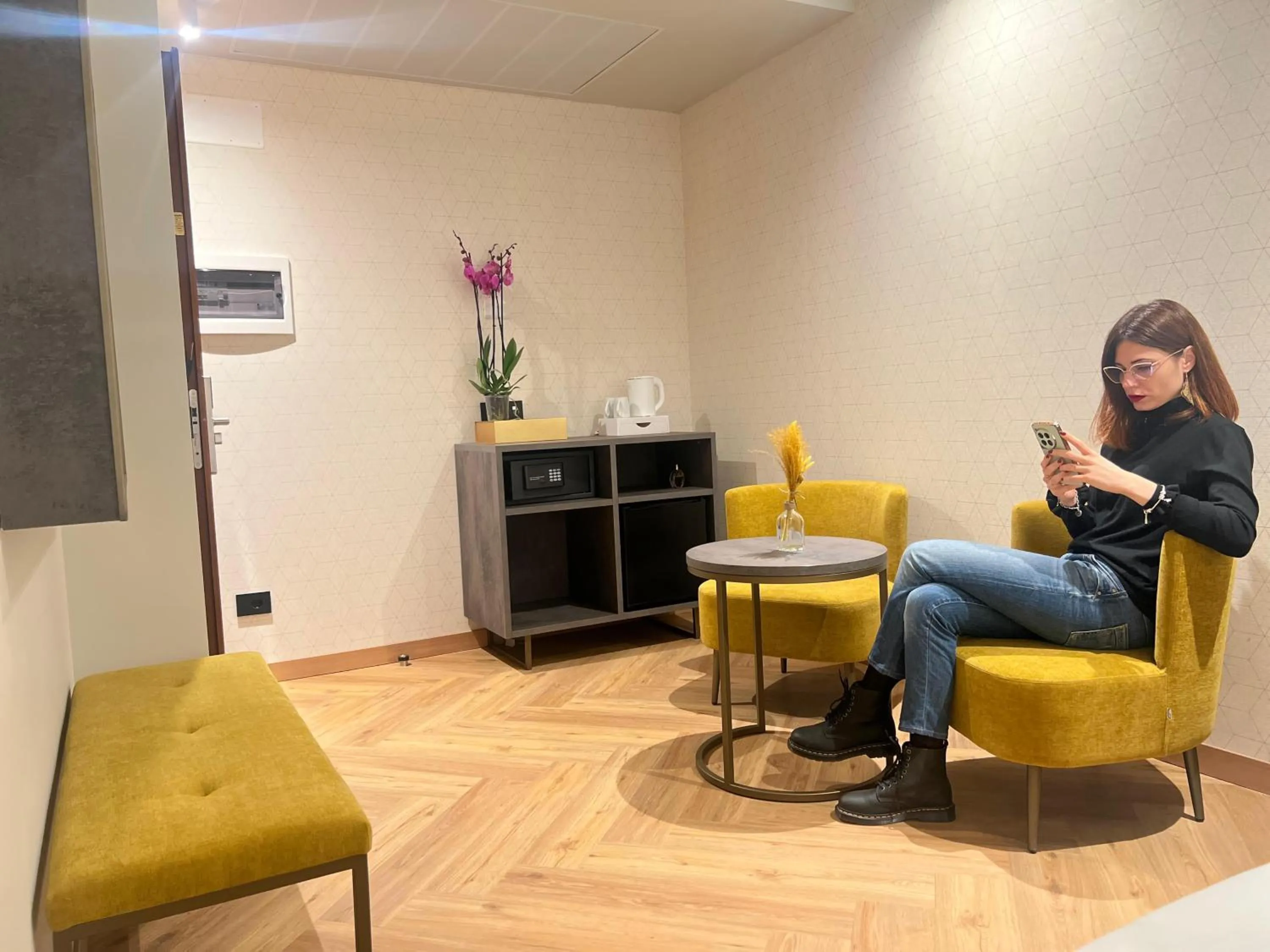 Bedroom in Best Western Madison Hotel