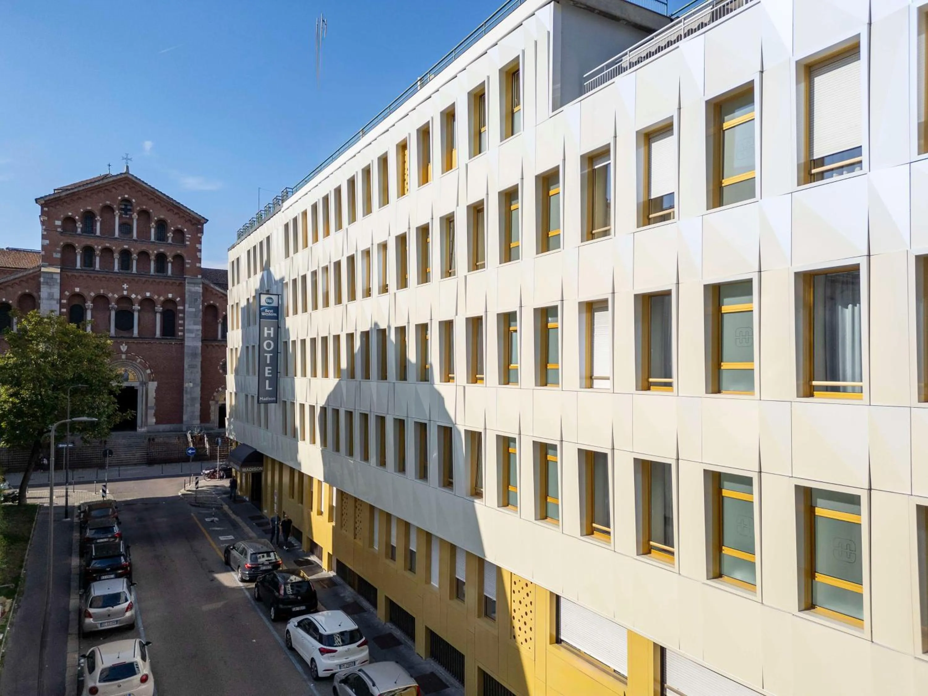 Property building in Best Western Madison Hotel