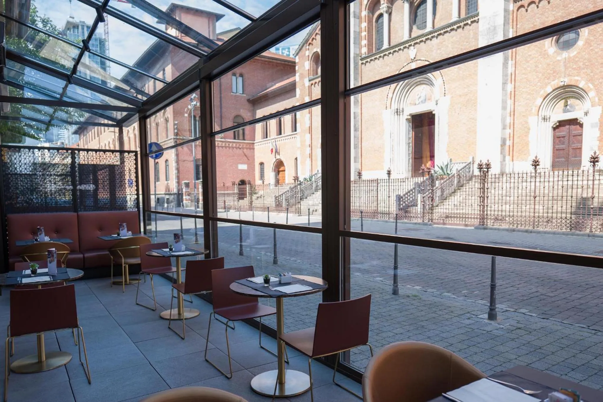 Patio in Best Western Madison Hotel
