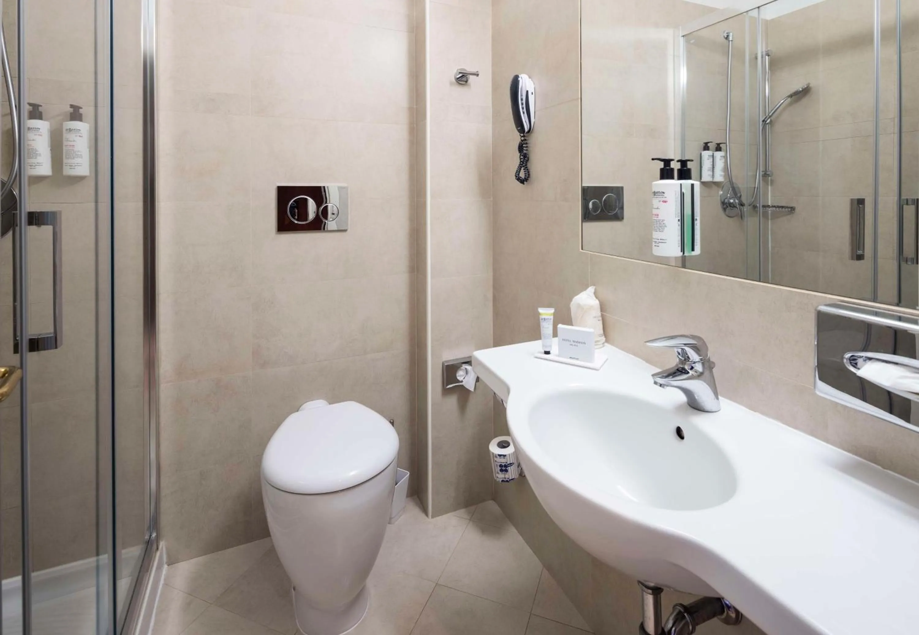 Bathroom in Best Western Madison Hotel