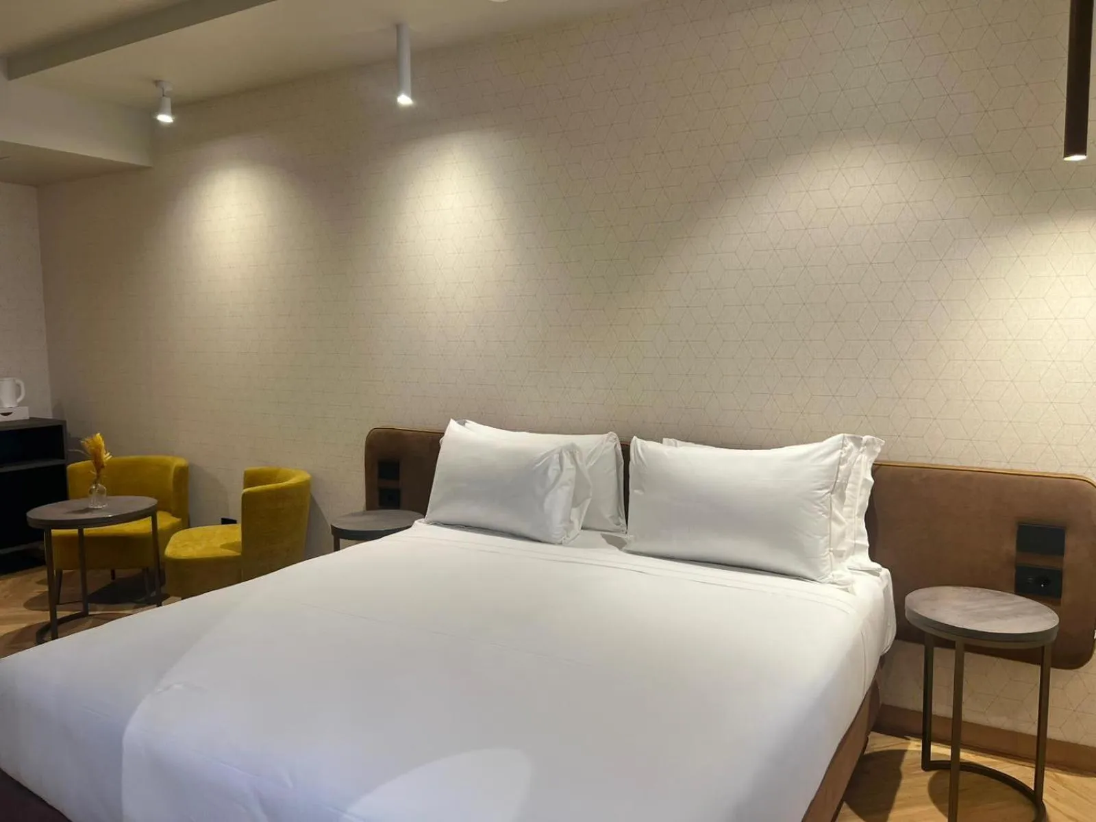 Bedroom, Bed in Best Western Madison Hotel