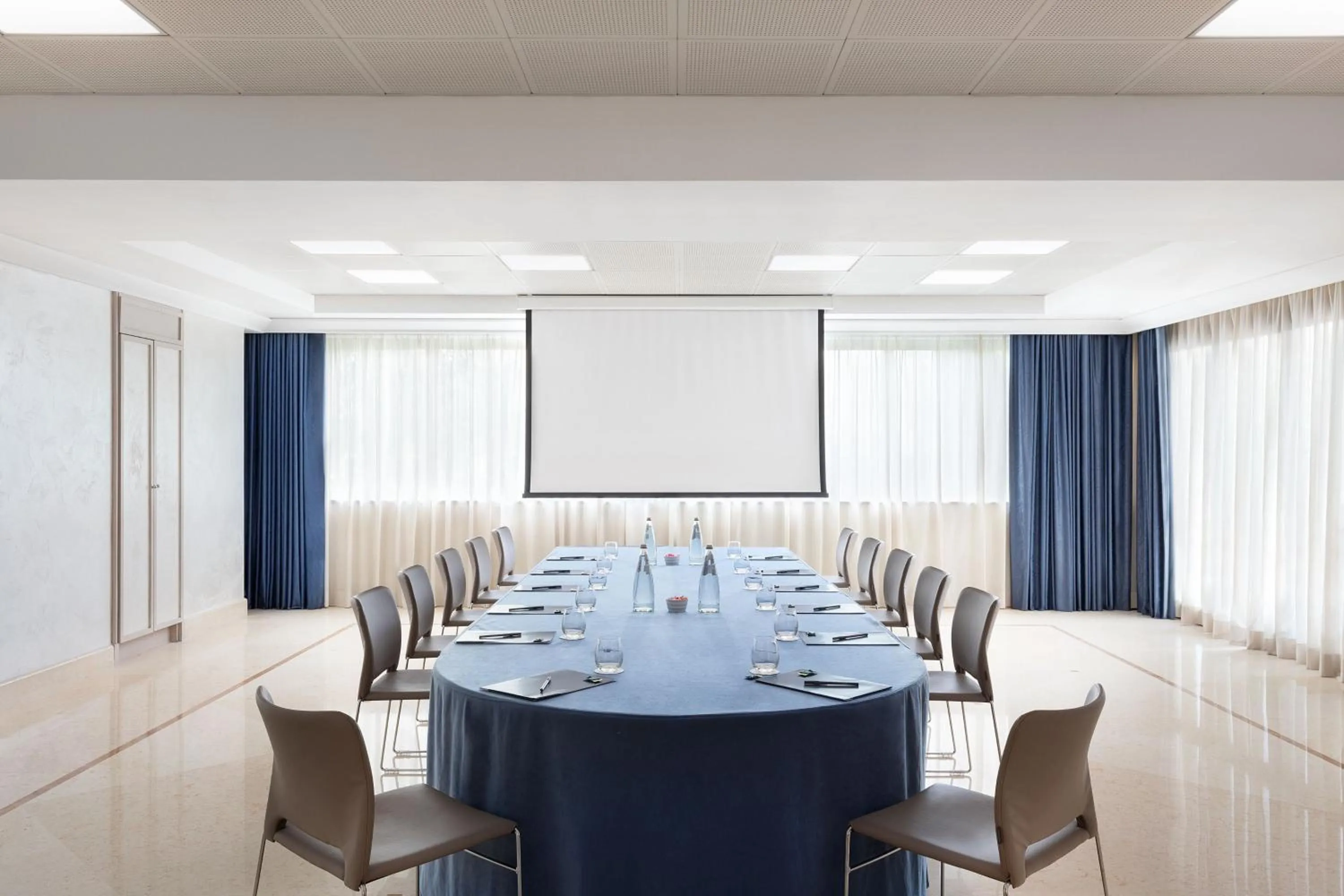 Meeting/conference room in Courtyard by Marriott Rome Central Park