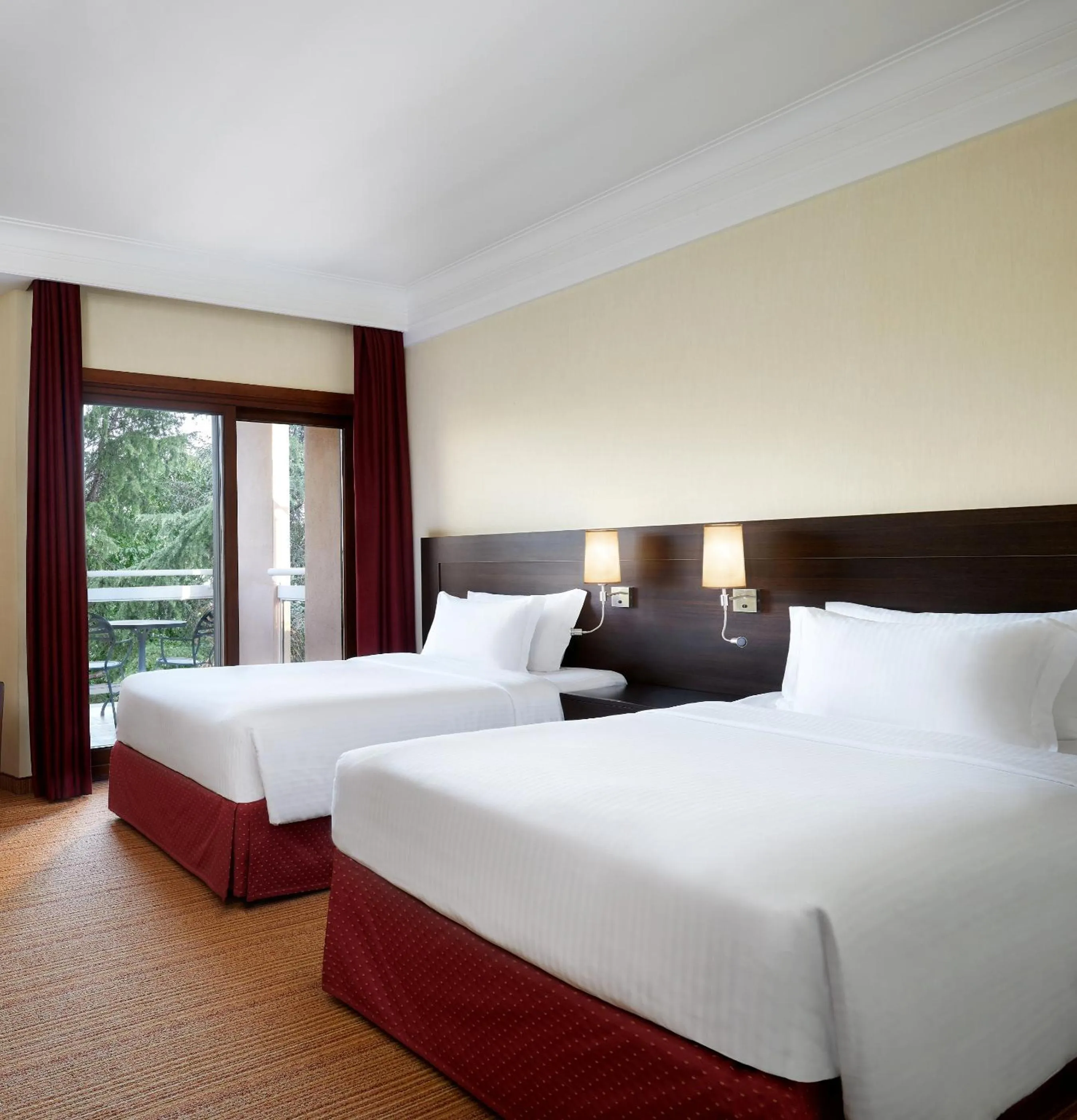 Bedroom, Bed in Courtyard by Marriott Rome Central Park