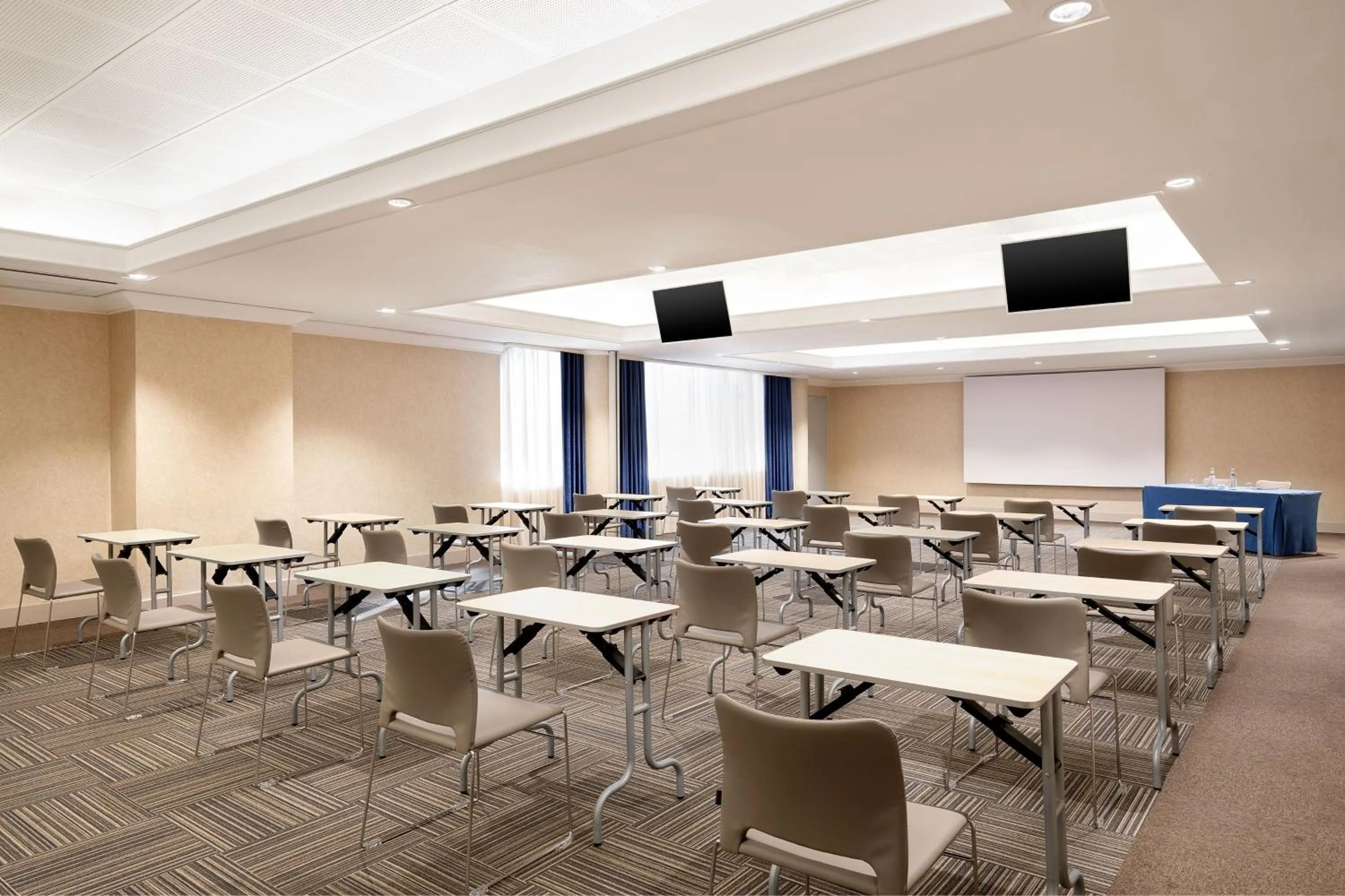 Meeting/conference room in Courtyard by Marriott Rome Central Park