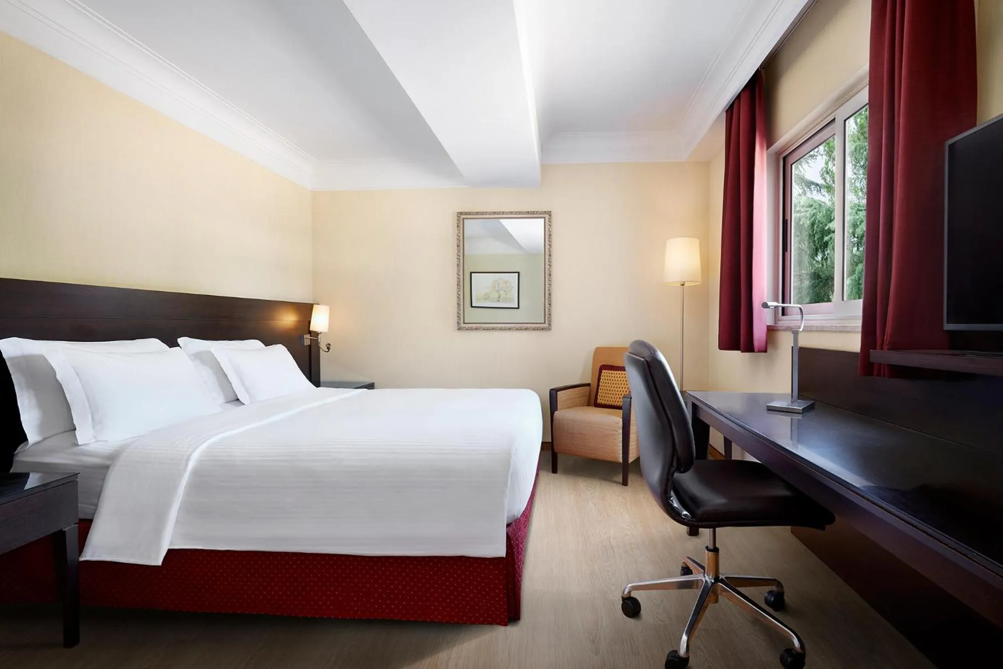 Bedroom, Bed in Courtyard by Marriott Rome Central Park