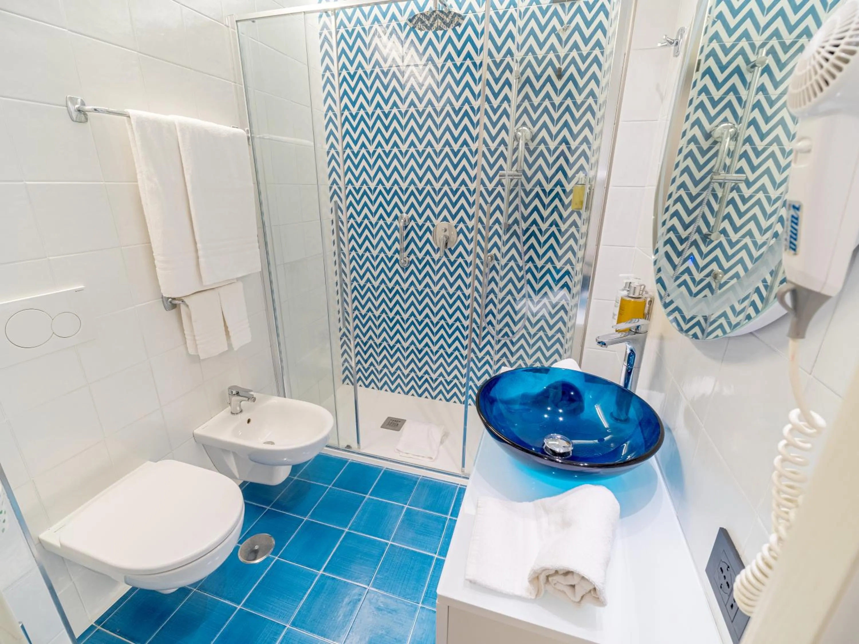 Shower in Hotel Cristina