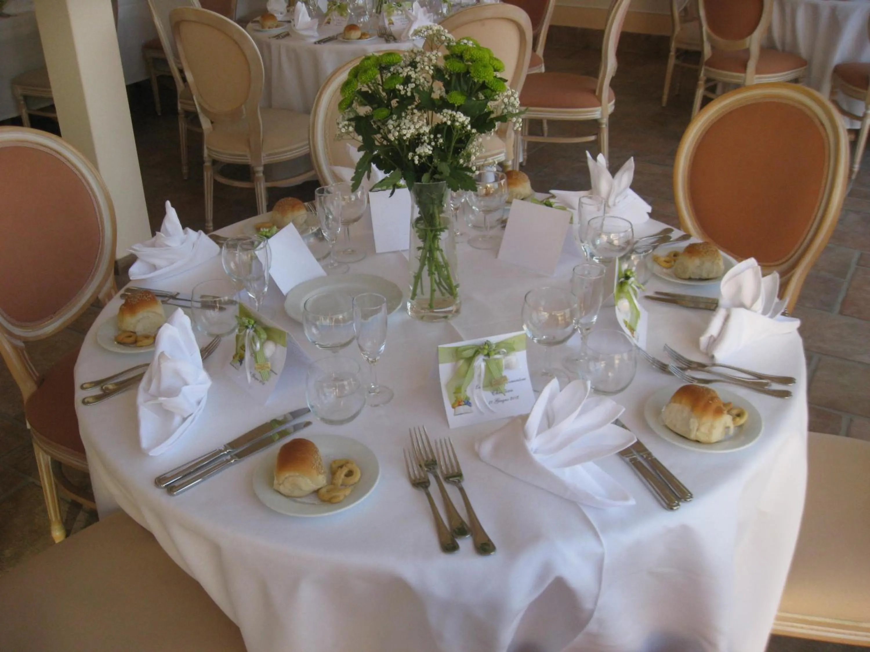 Restaurant/places to eat in Hotel Cristina