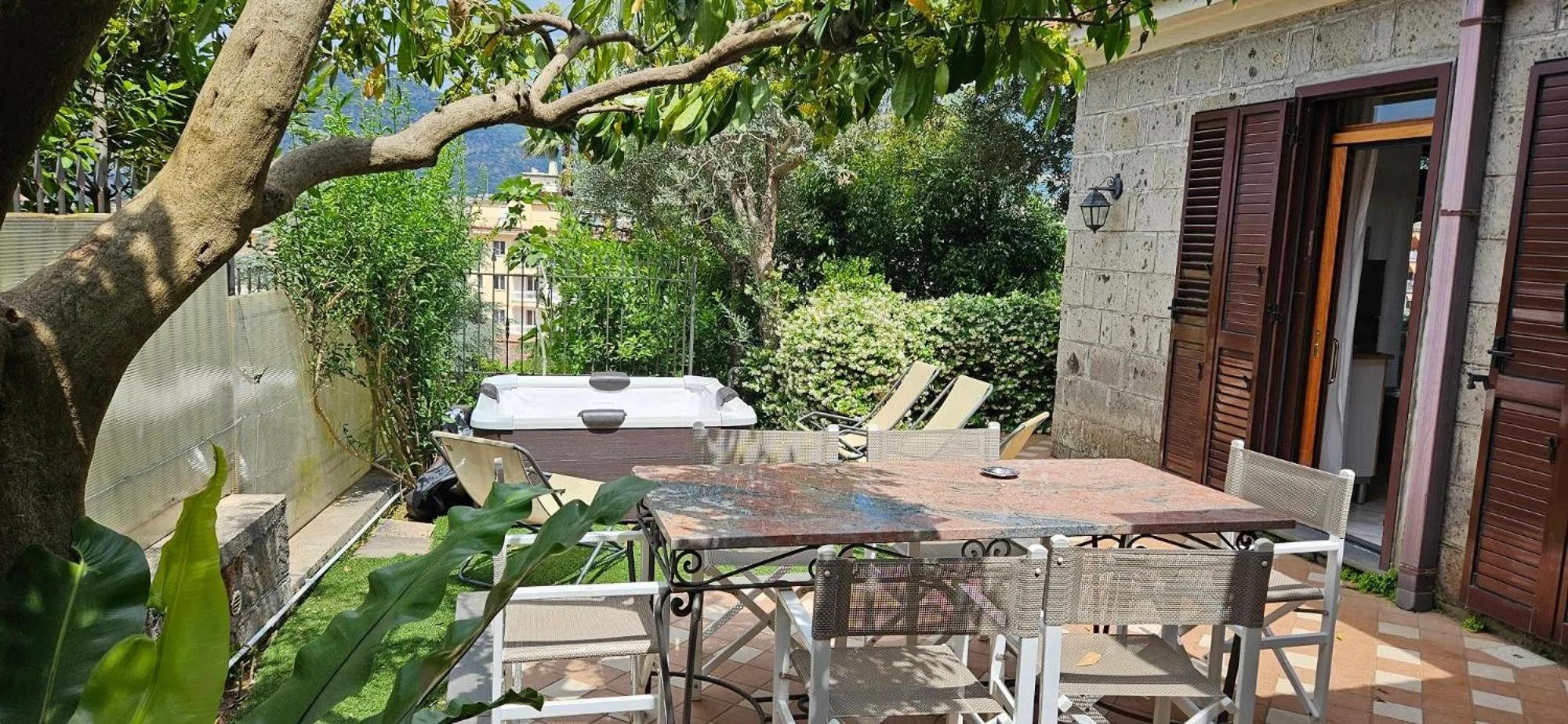 Hot Tub in Hotel Cristina