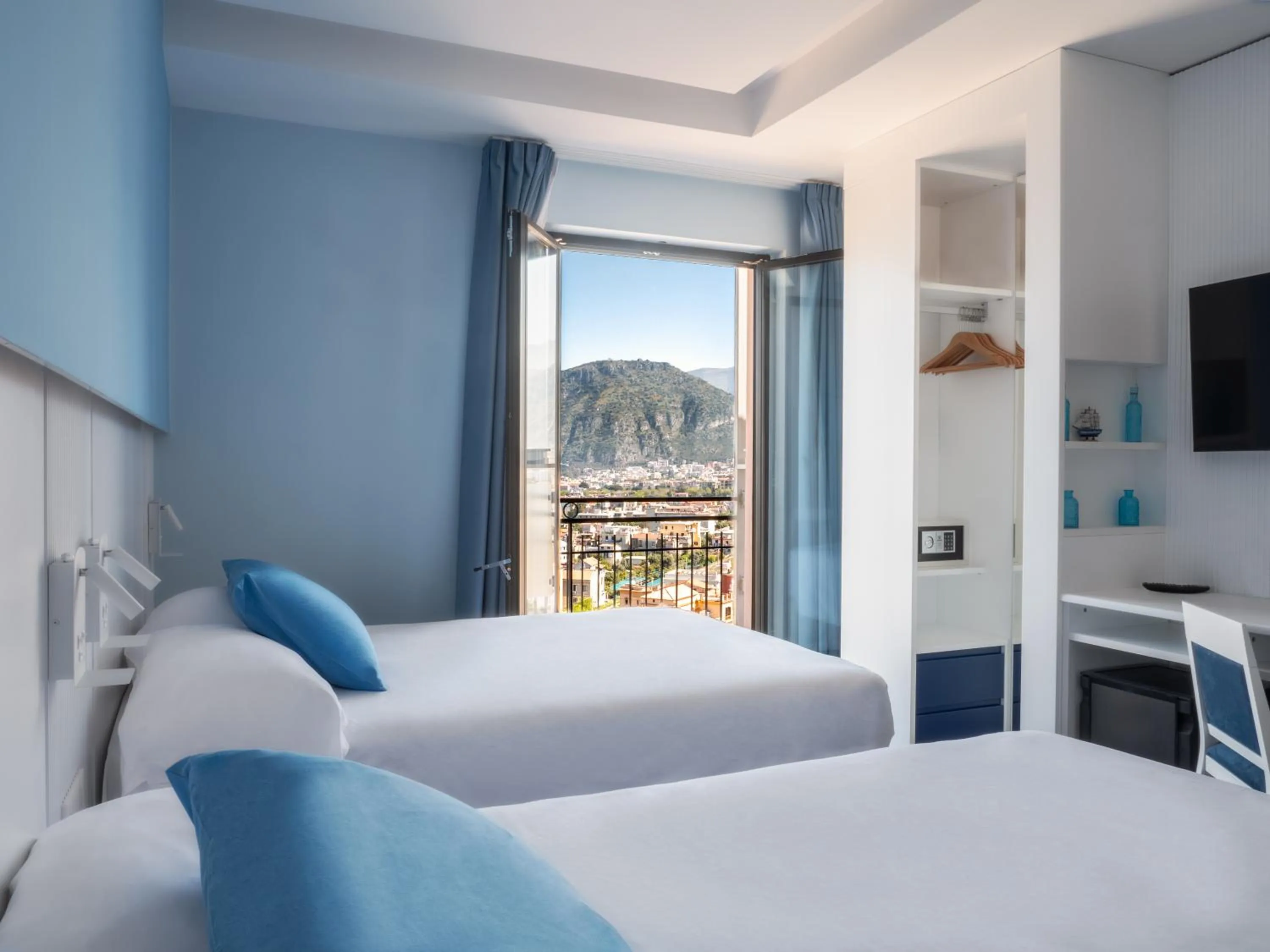 Bedroom, Bed in Hotel Cristina