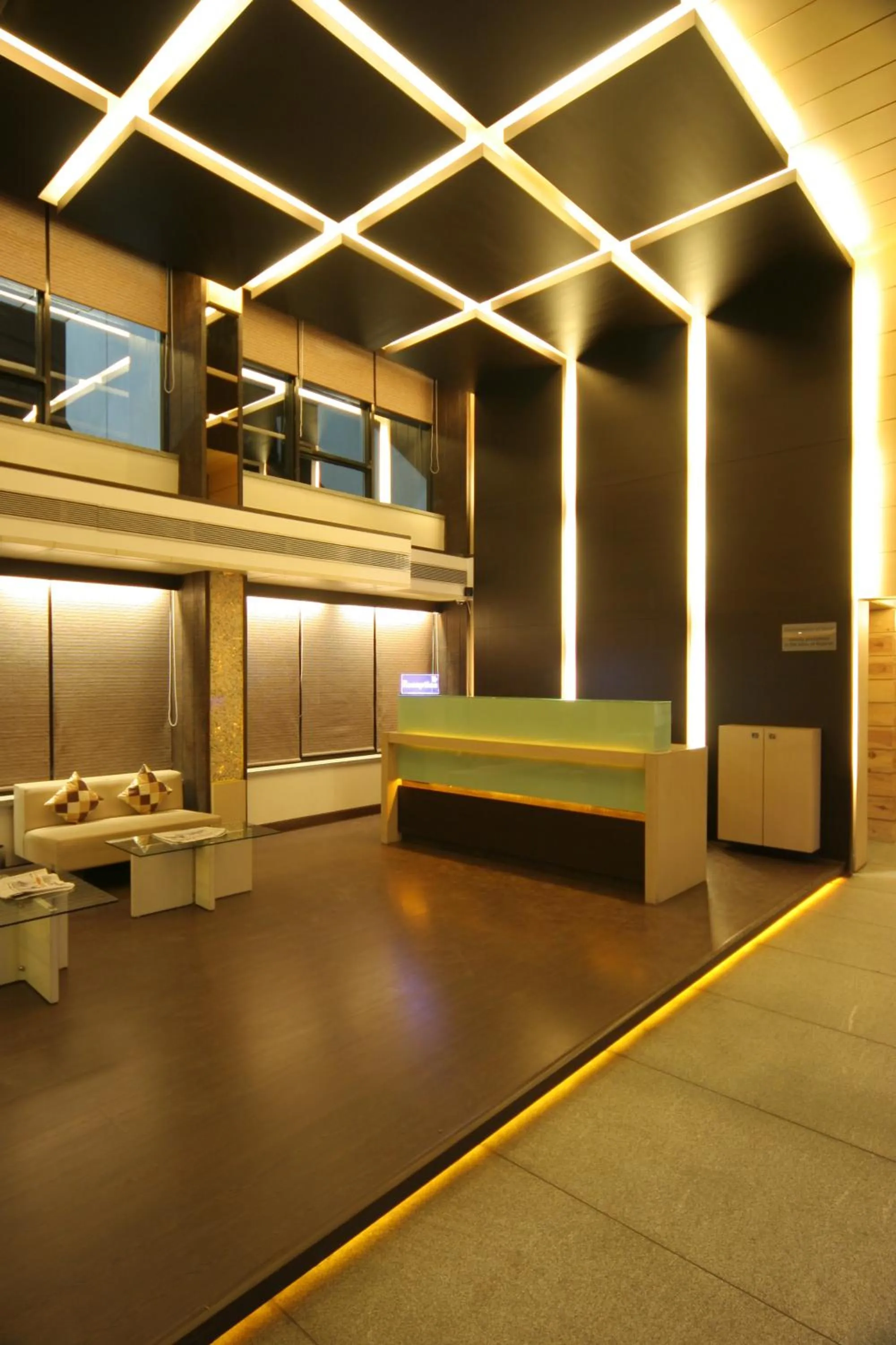 Lobby or reception, Bed in Pride Biznotel Alkapuri Near Vadodara Airport