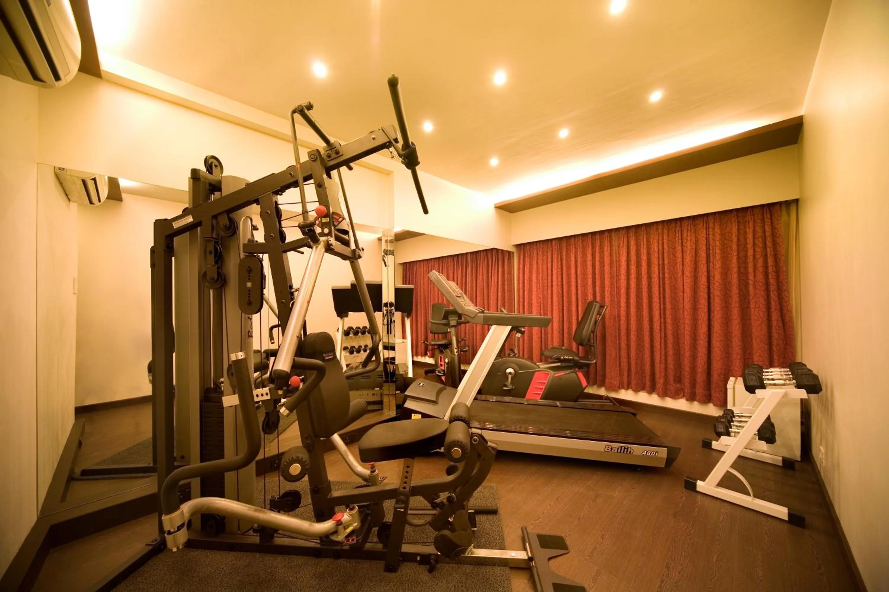 Fitness centre/facilities in Pride Biznotel Alkapuri Near Vadodara Airport