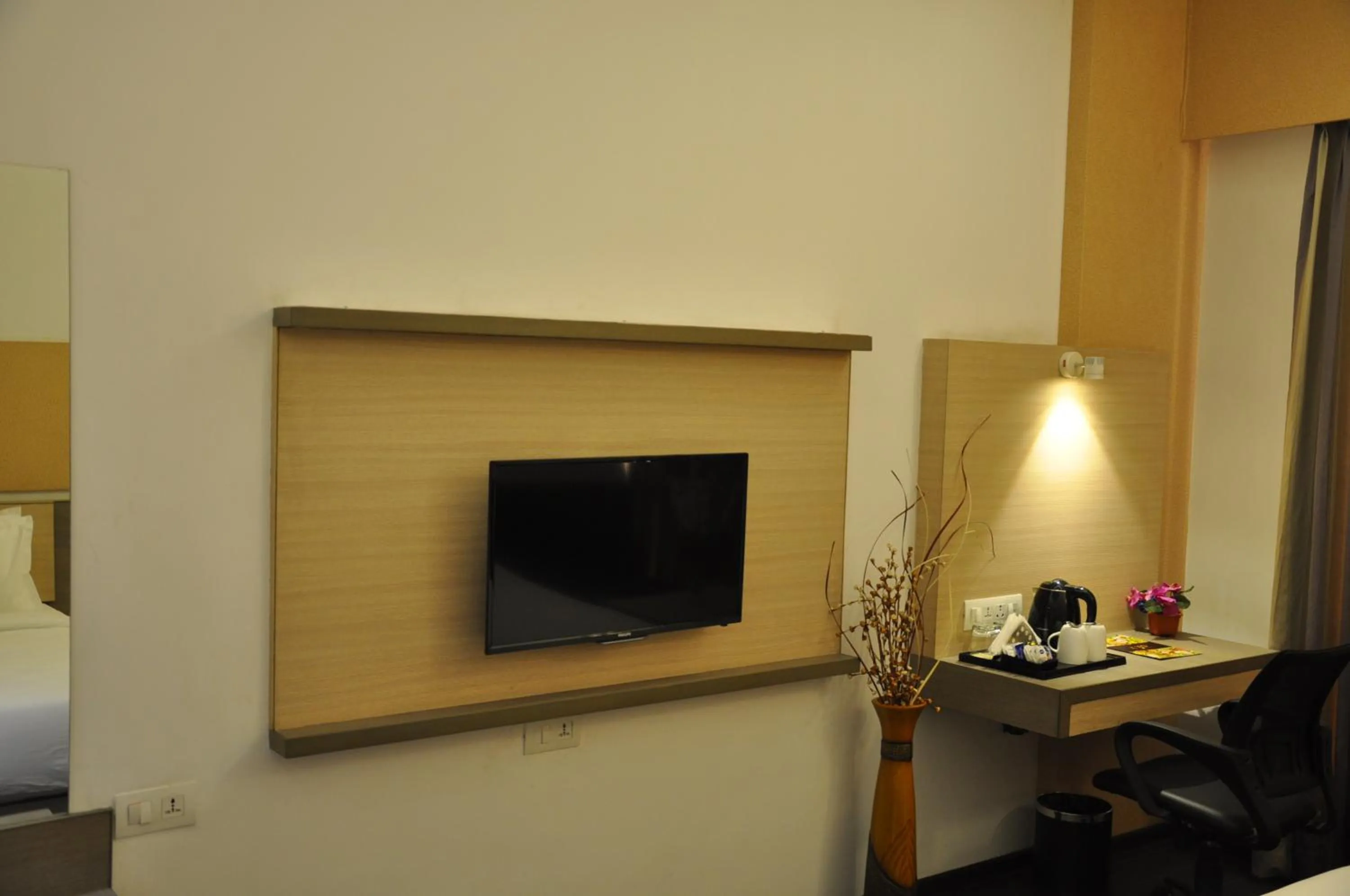 Property building in Pride Biznotel Alkapuri Near Vadodara Airport