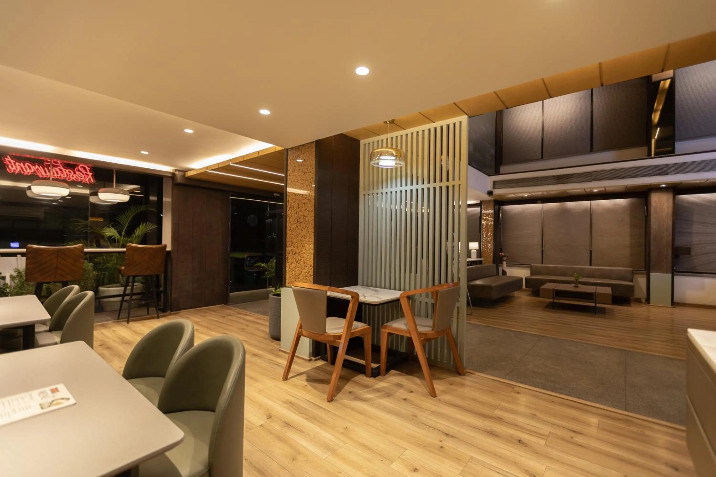 Pride Biznotel Alkapuri Near Vadodara Airport