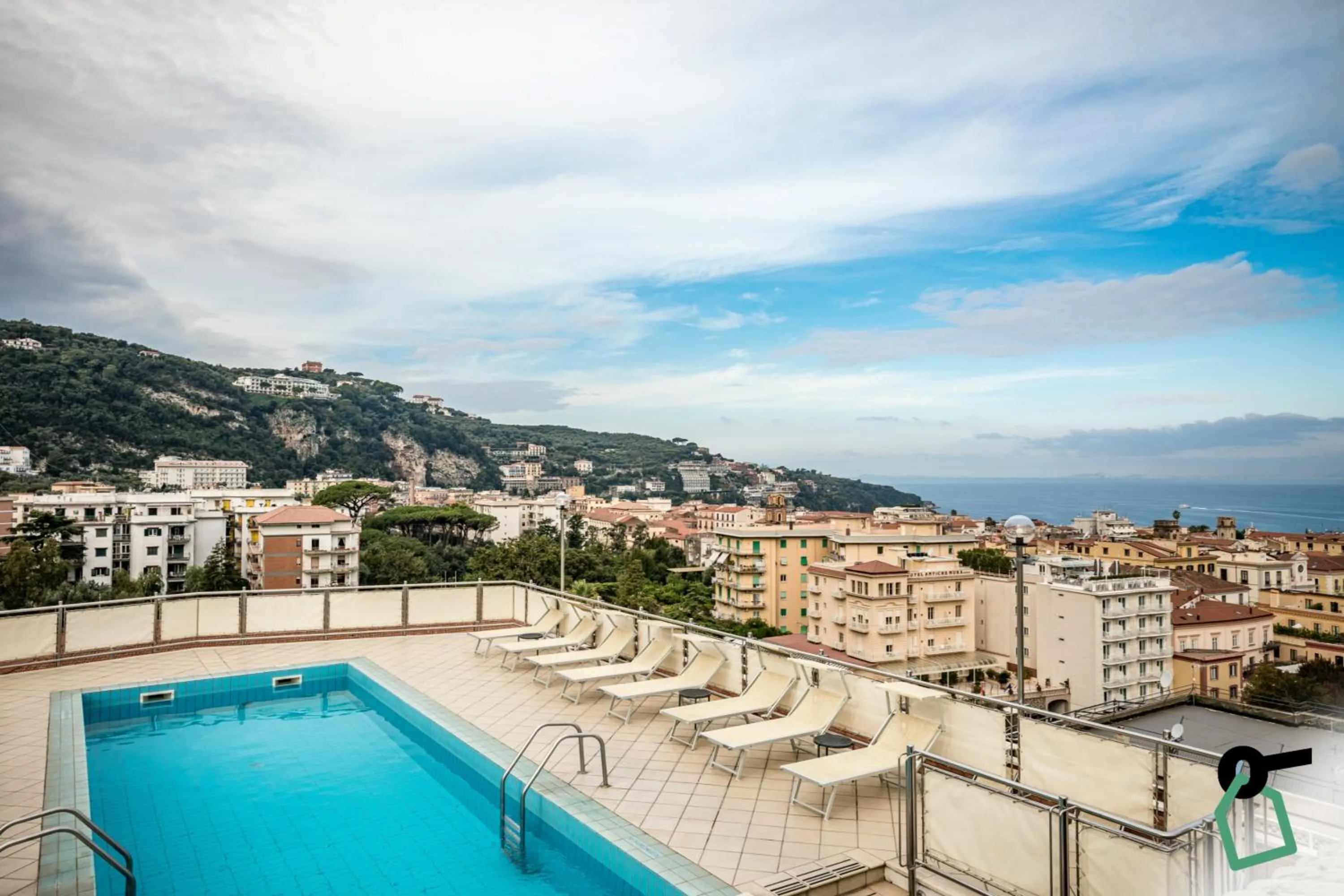 Swimming pool in HOTIDAY Room Collection - Sorrento