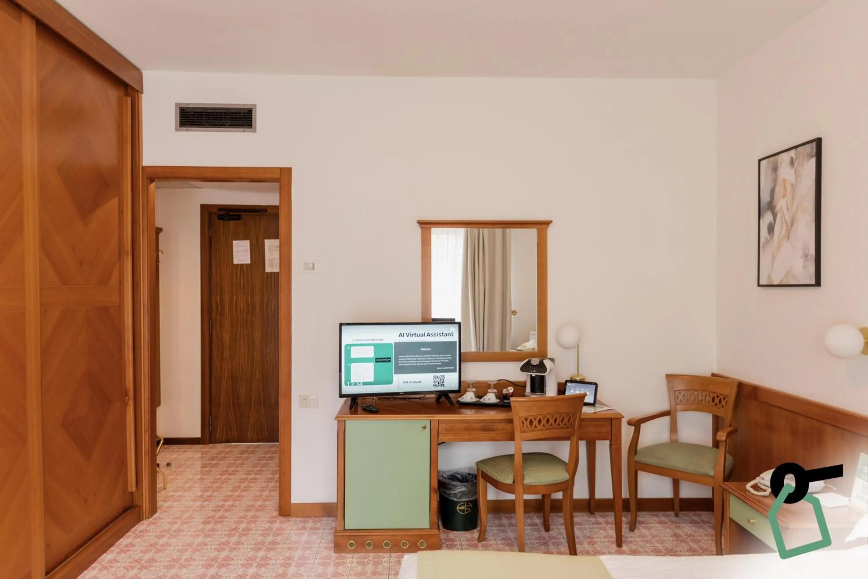 TV and multimedia in HOTIDAY Room Collection - Sorrento