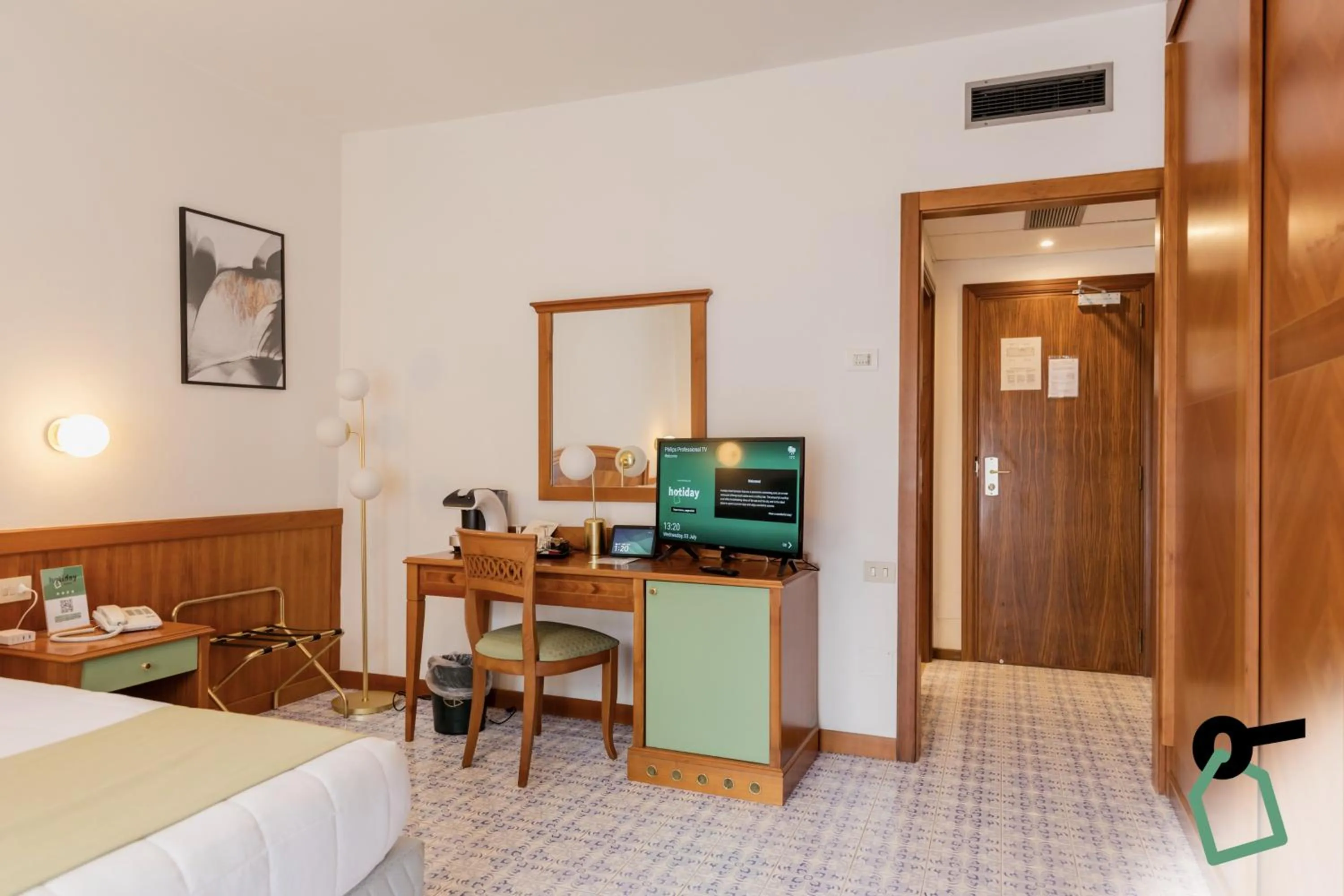 TV and multimedia in HOTIDAY Room Collection - Sorrento