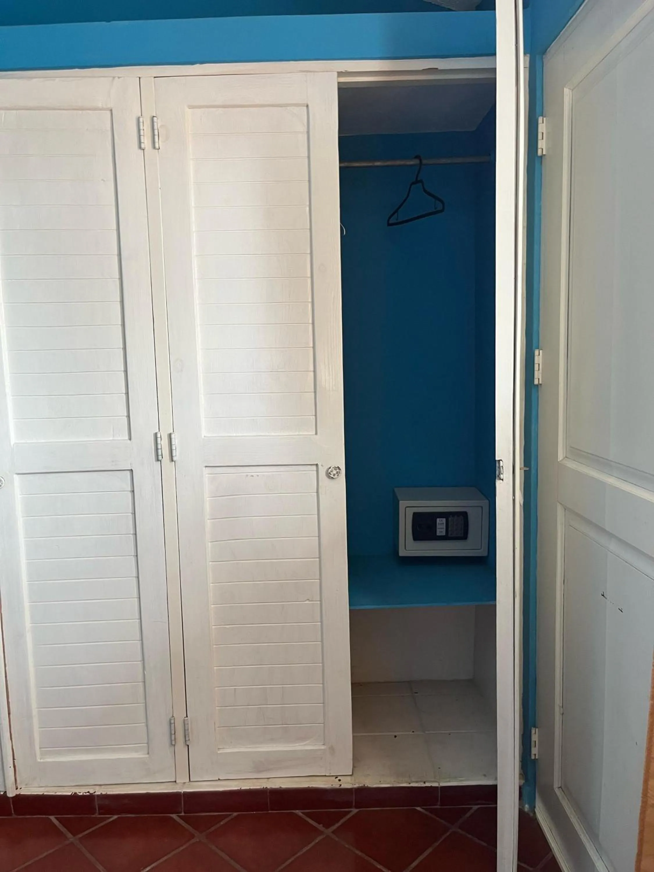 safe in PLAYA BLANCA BED AND BREAKFAST