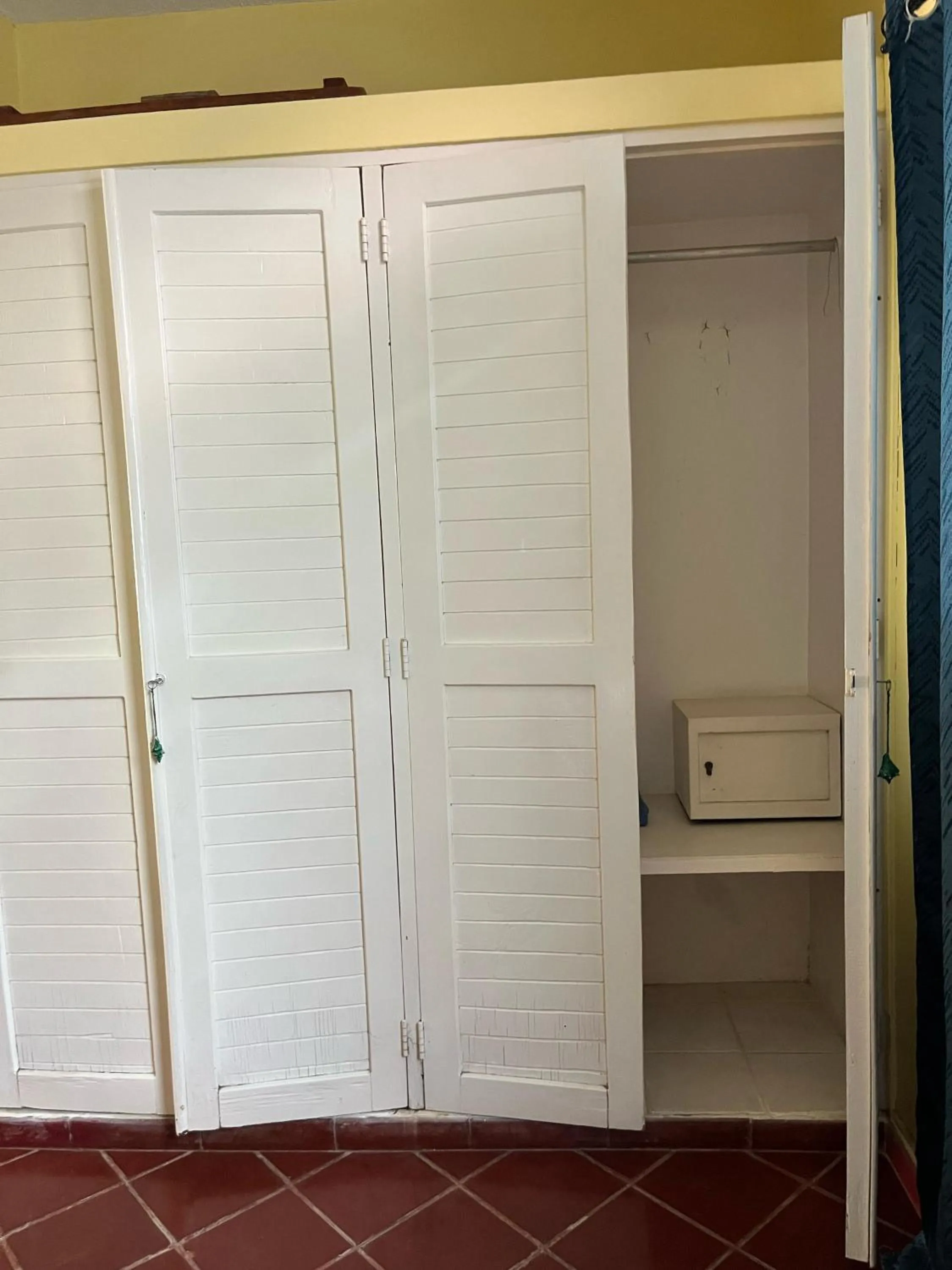 safe in PLAYA BLANCA BED AND BREAKFAST