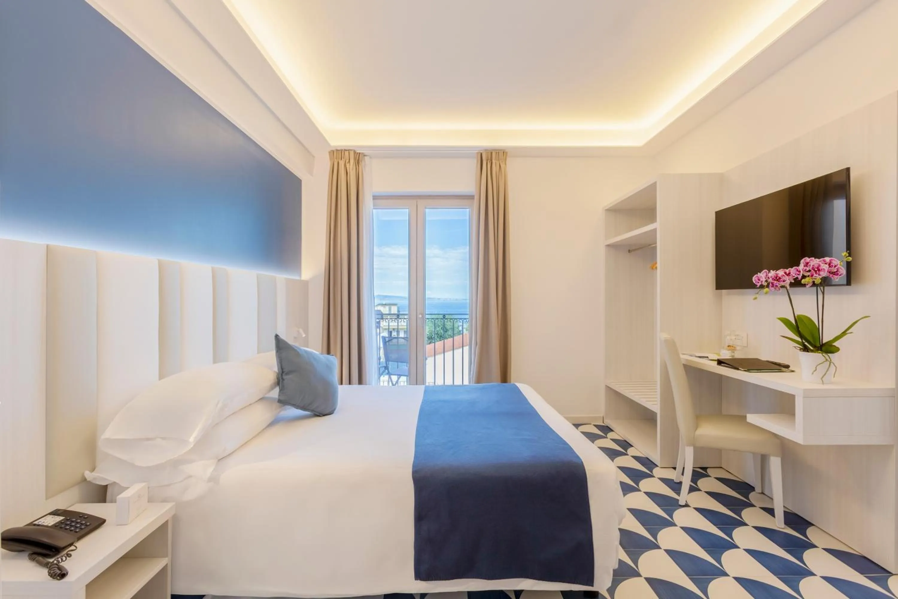 Bedroom, Bed in Hotel Central Wellness