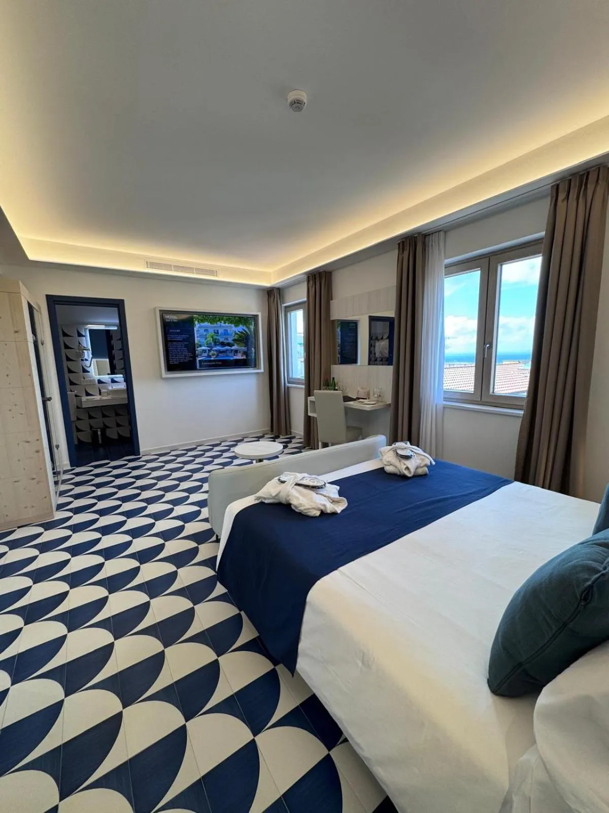 Bedroom, Bed in Hotel Central Wellness