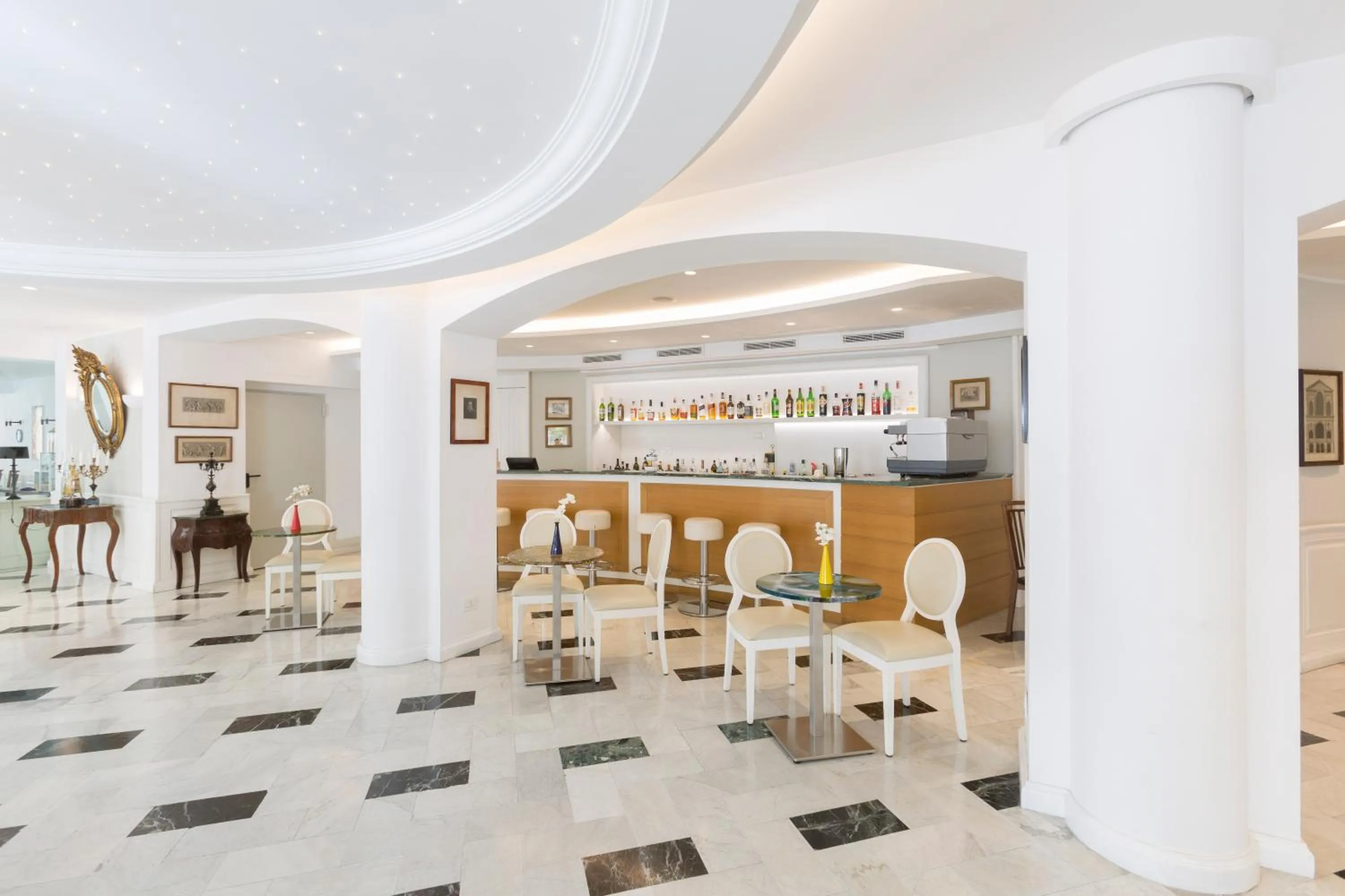 Lobby or reception in Hotel Central Wellness