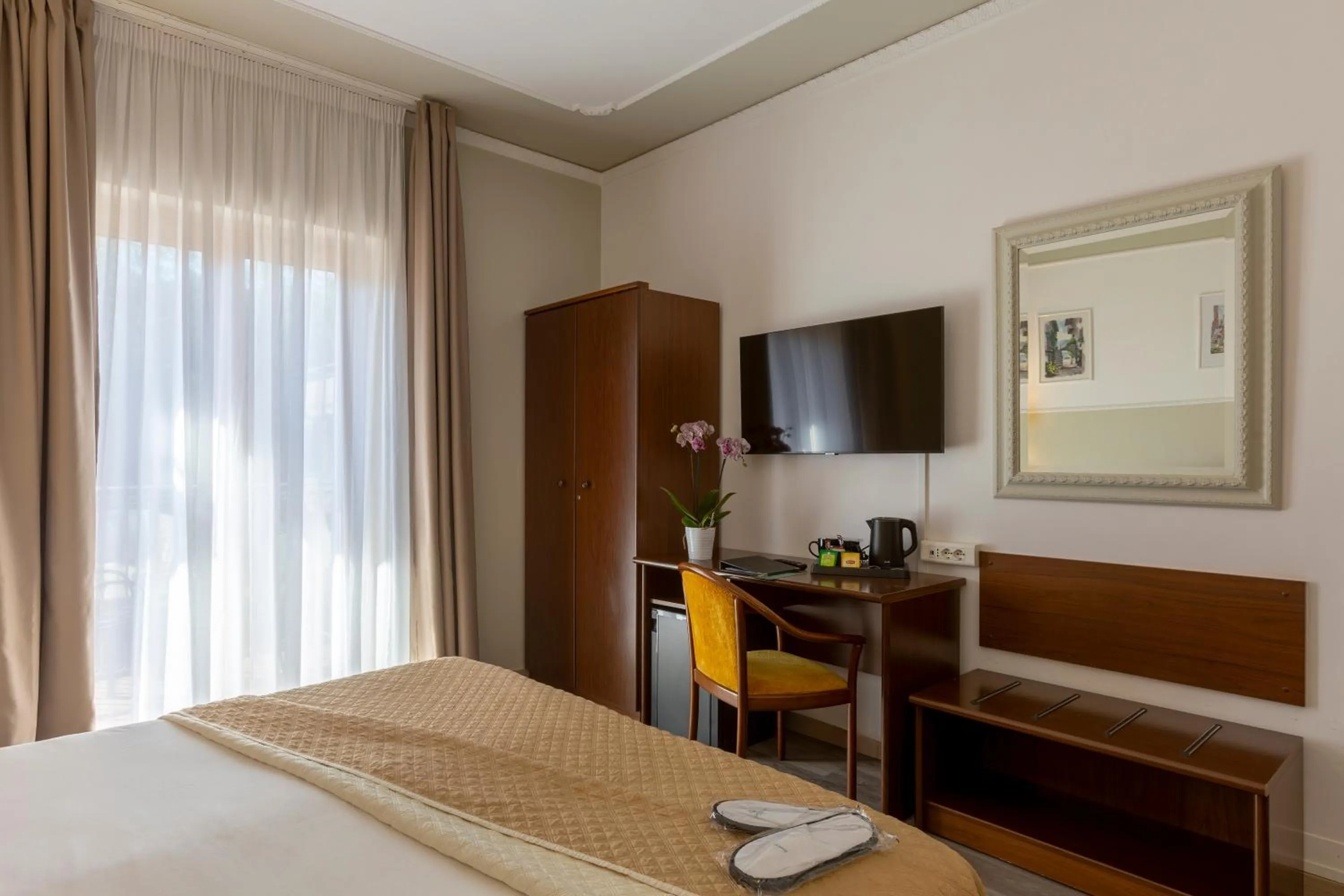 Bedroom, Bed in Hotel Central Wellness