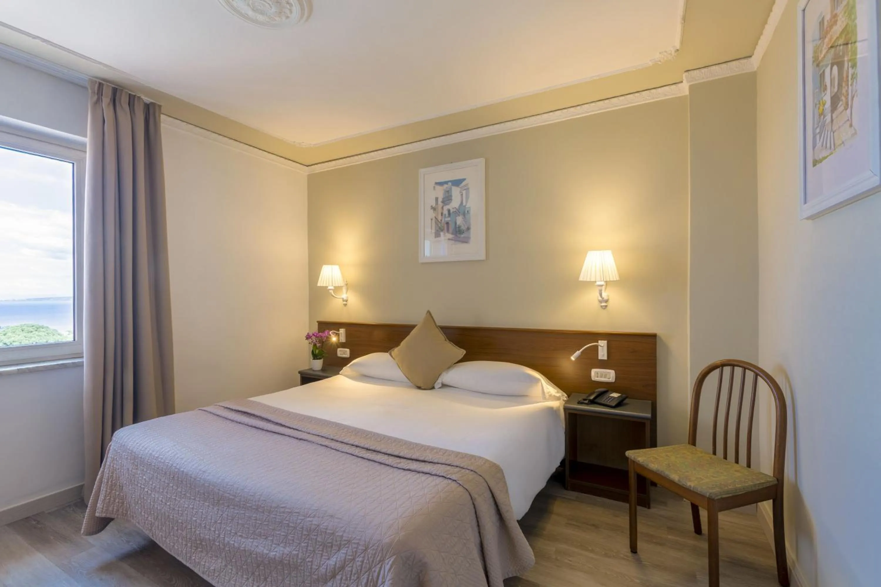 Bedroom, Bed in Hotel Central Wellness