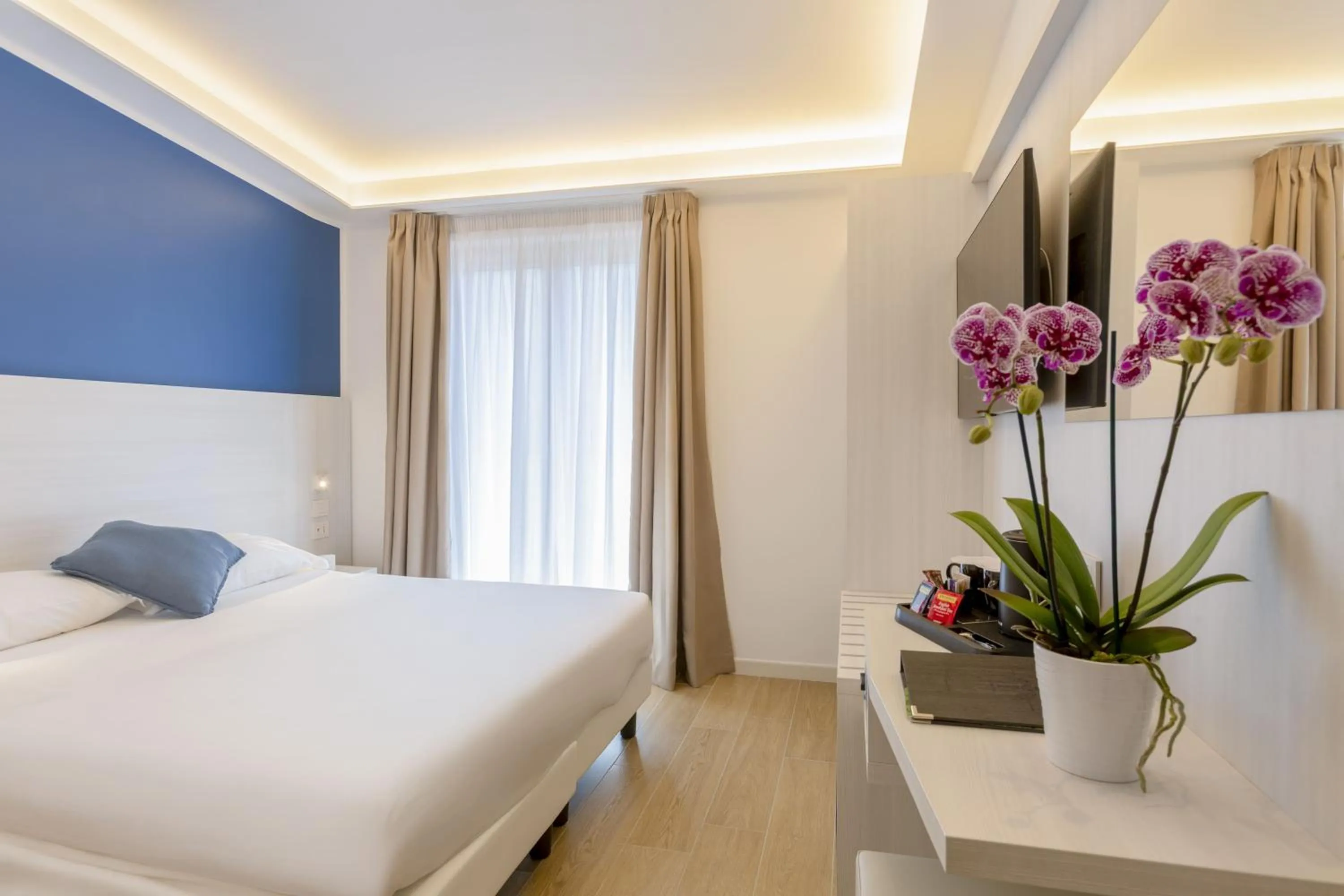 Bedroom, Bed in Hotel Central Wellness