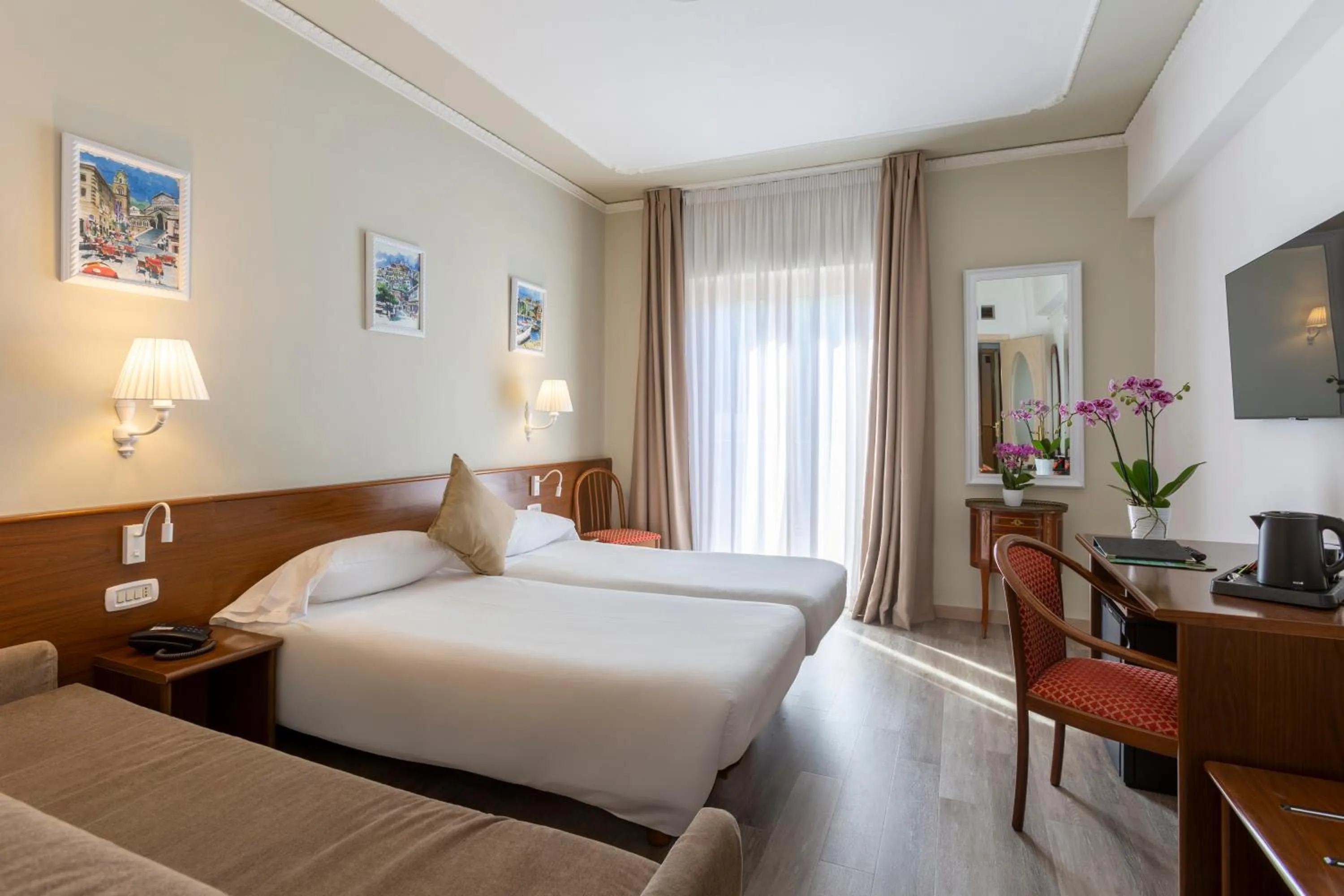 Bedroom, Bed in Hotel Central Wellness