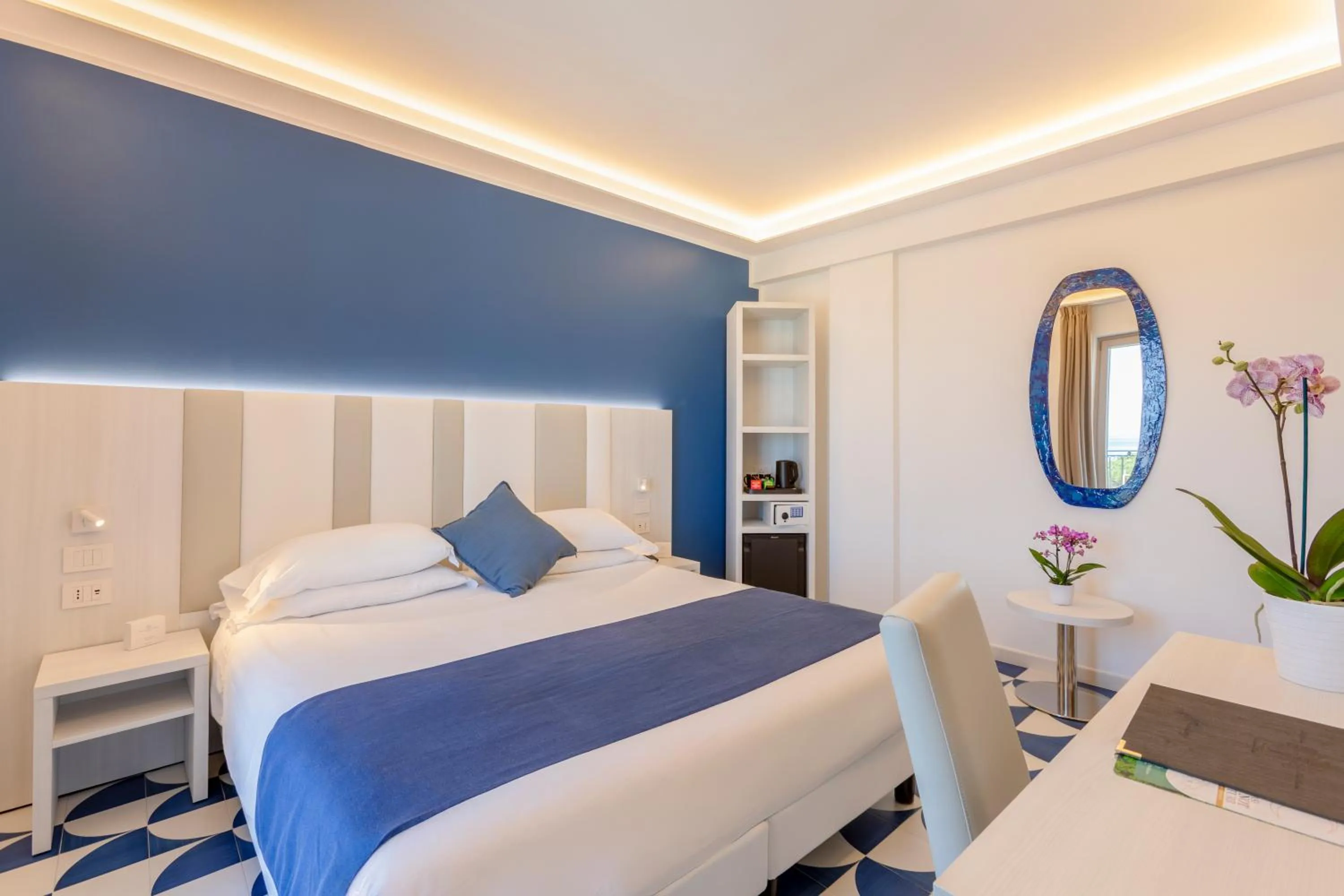 Bedroom, Bed in Hotel Central Wellness