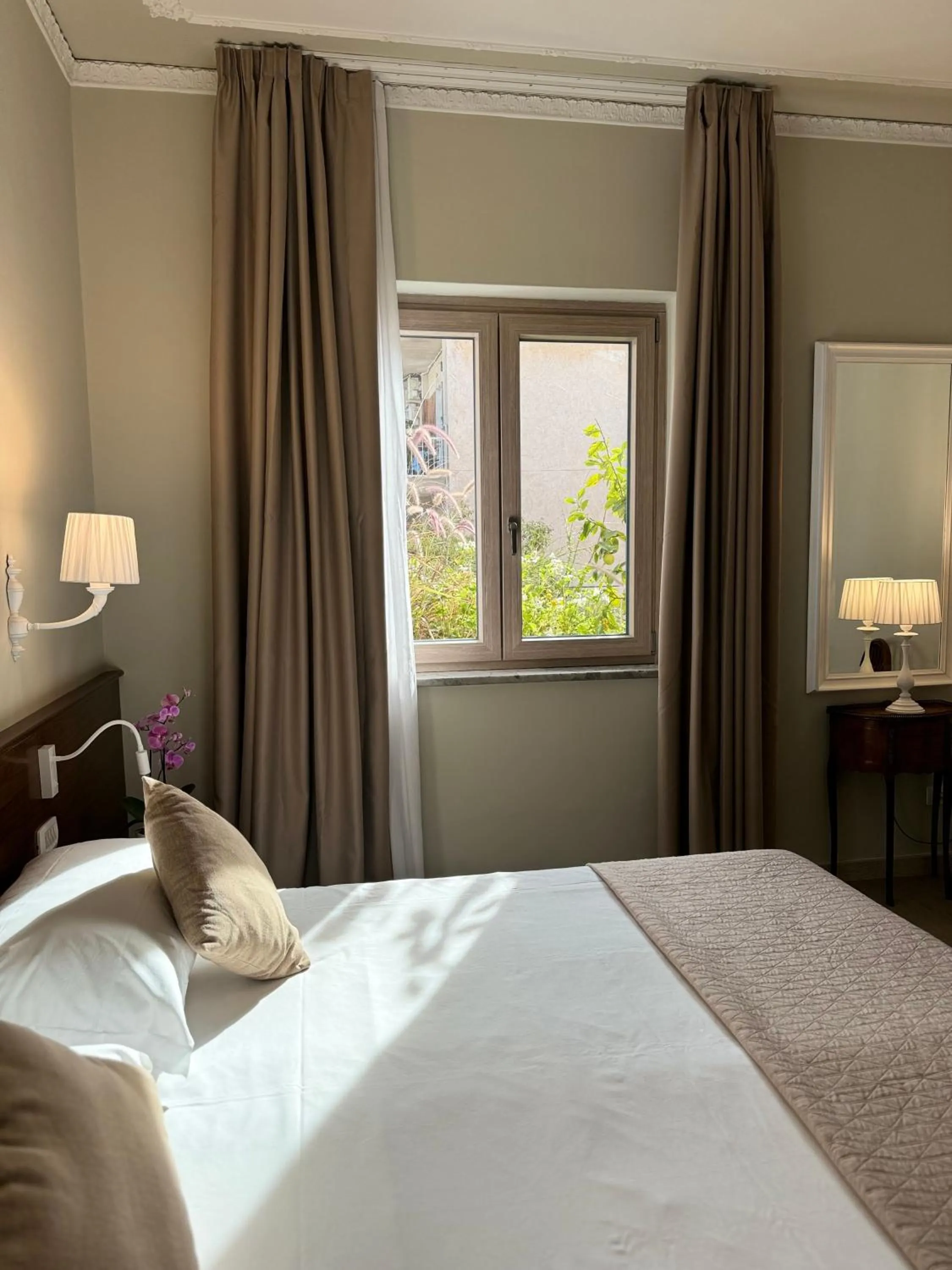 Bedroom, Bed in Hotel Central Wellness