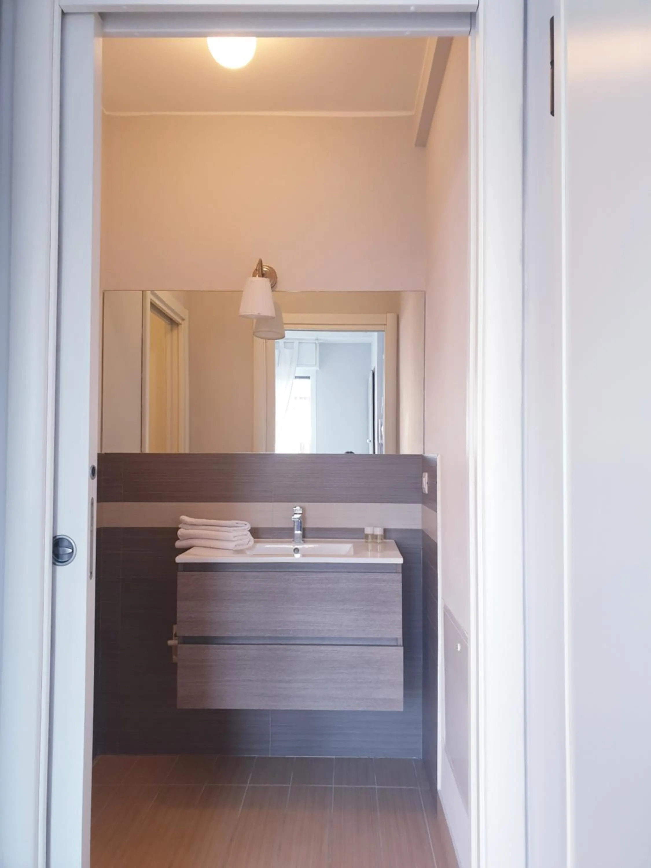 Bathroom in Michelangelo Apartments con parcheggio gratuito in loco e self check in