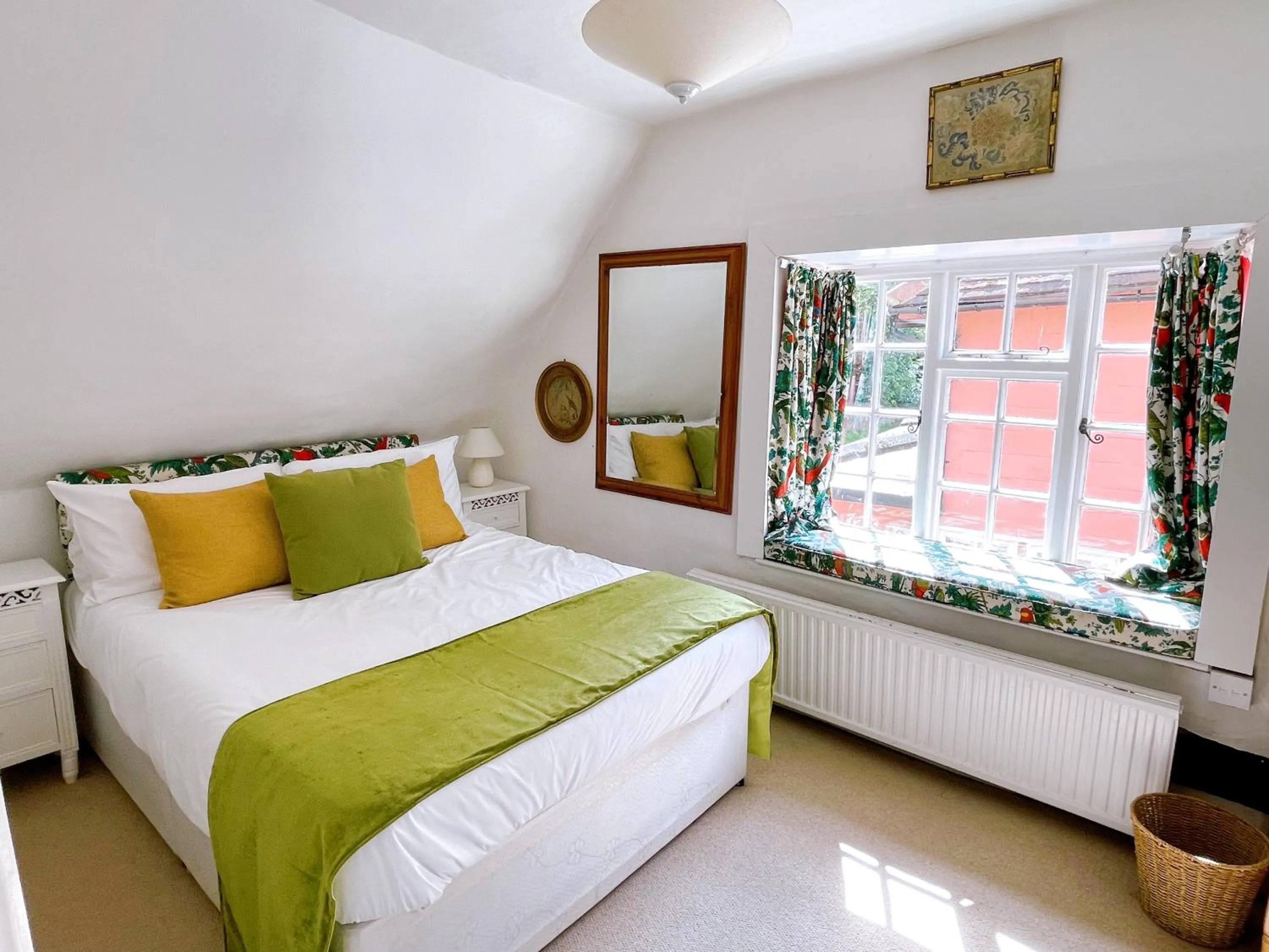 Bedroom, Bed in The Peacock Inn