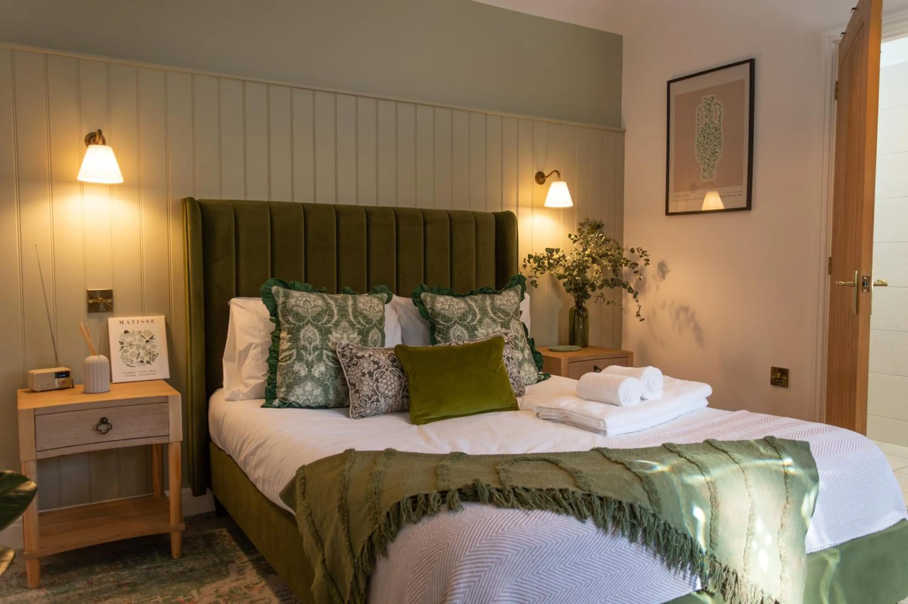 Bed in The Peacock Inn