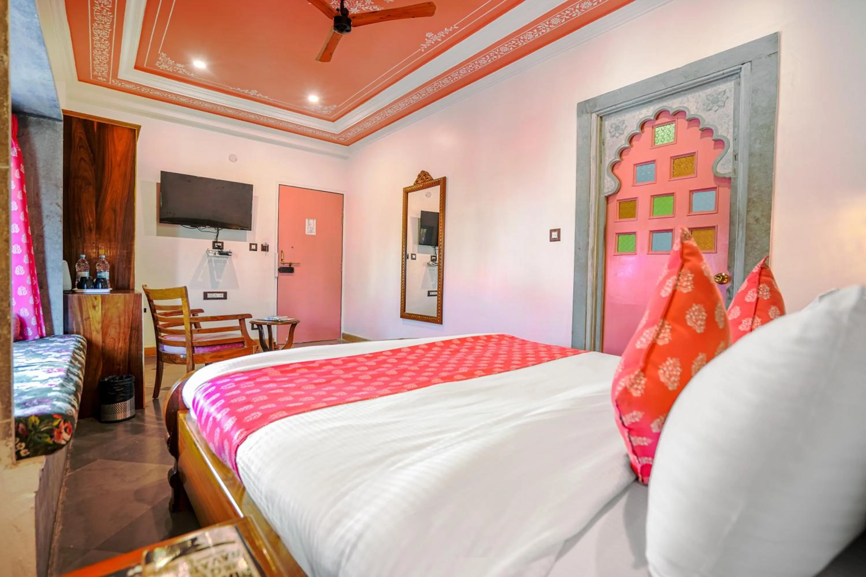 Bed in AAJ HAVELI - Pichola Lake Facing Hotel