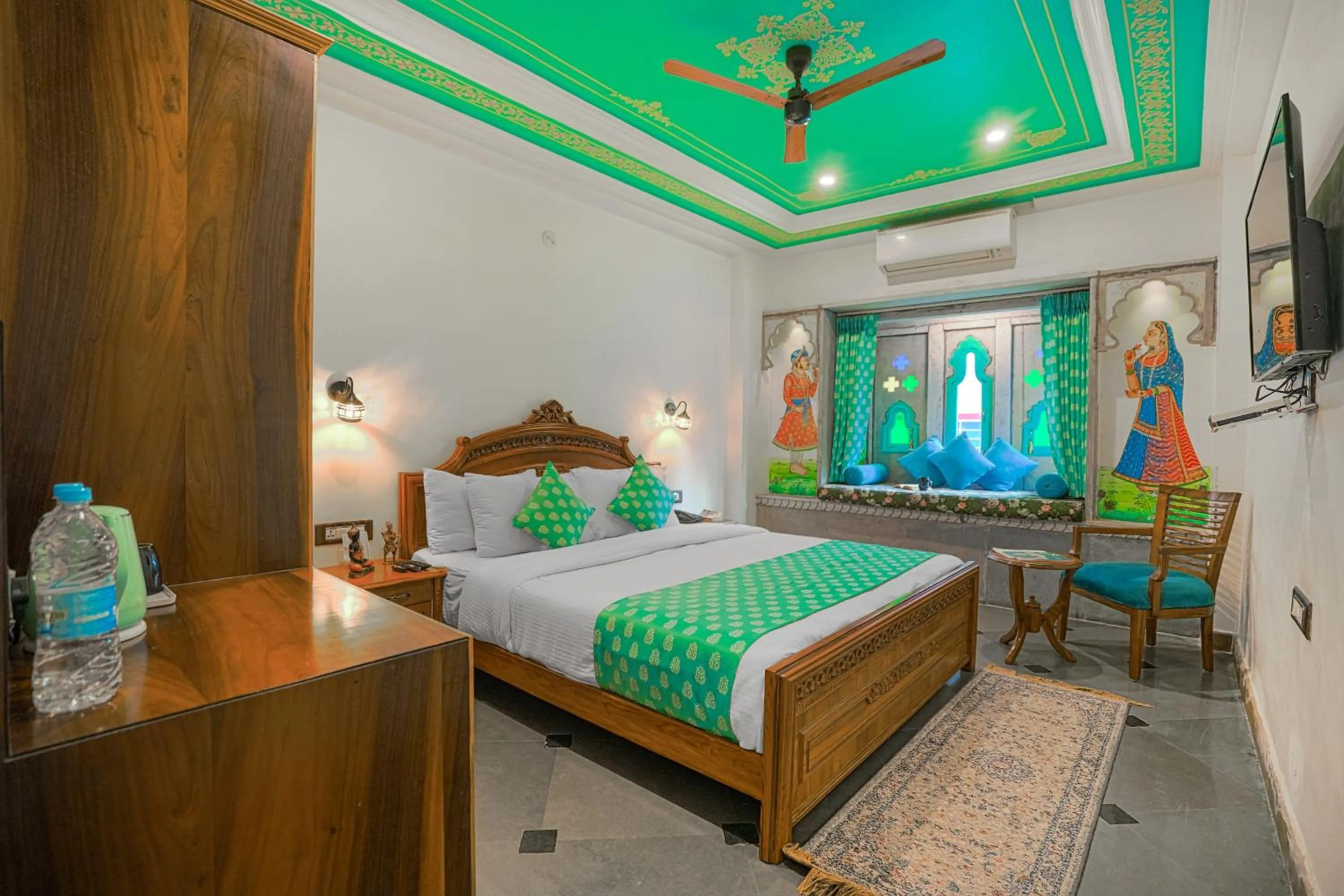 Bed in AAJ HAVELI - Pichola Lake Facing Hotel