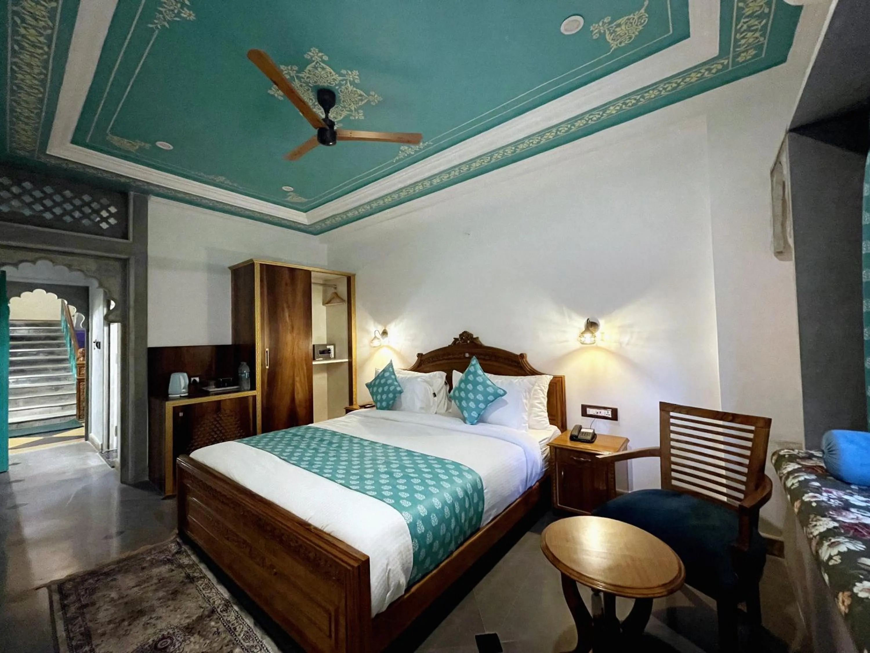 Photo of the whole room, Bed in AAJ HAVELI - Pichola Lake Facing Hotel