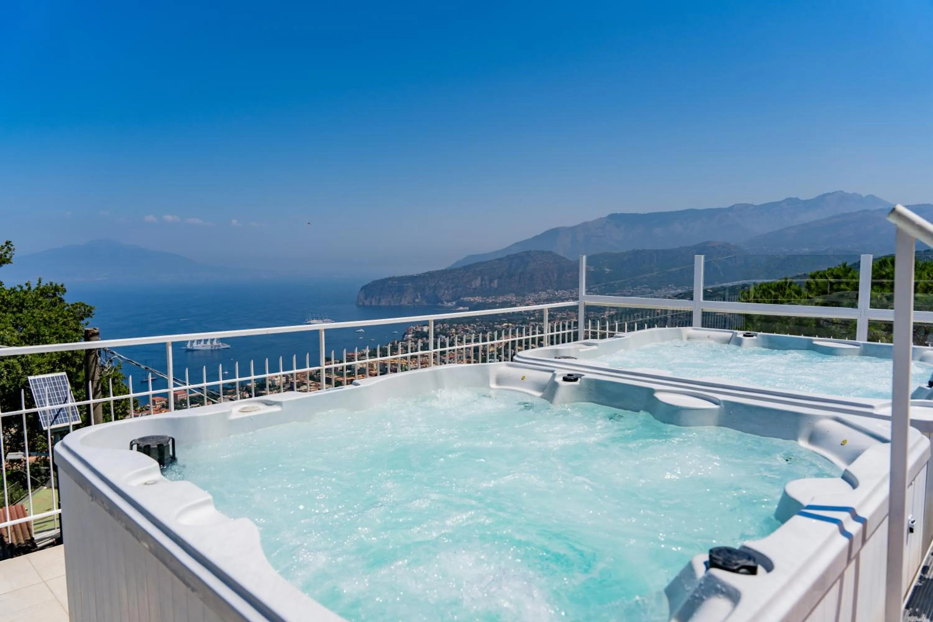 Swimming pool in Hotel Villa Fiorita
